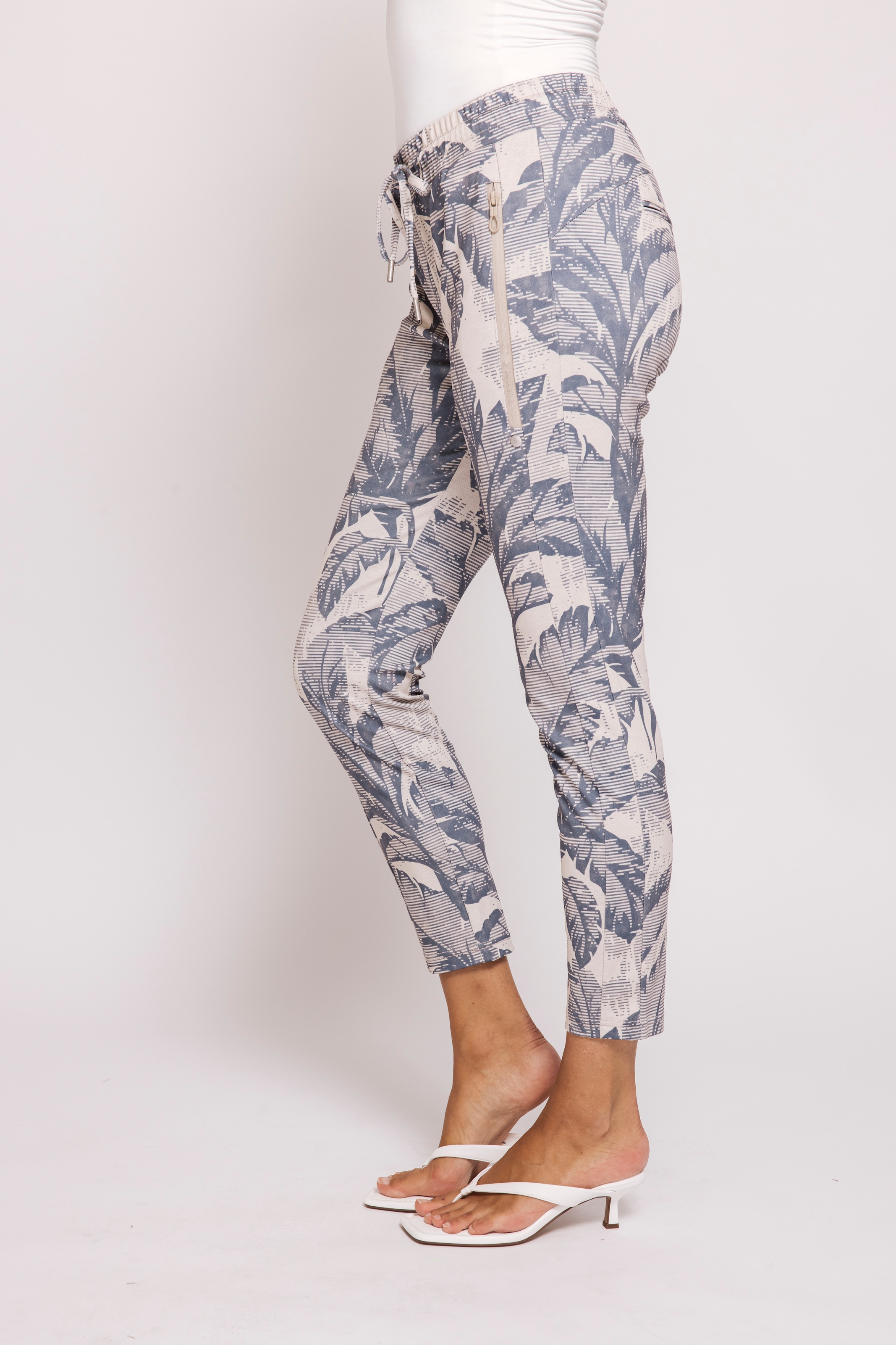 Zhrill Stoffhose »ZHCHIARA CASUAL«  mit floralem Allover-Muster