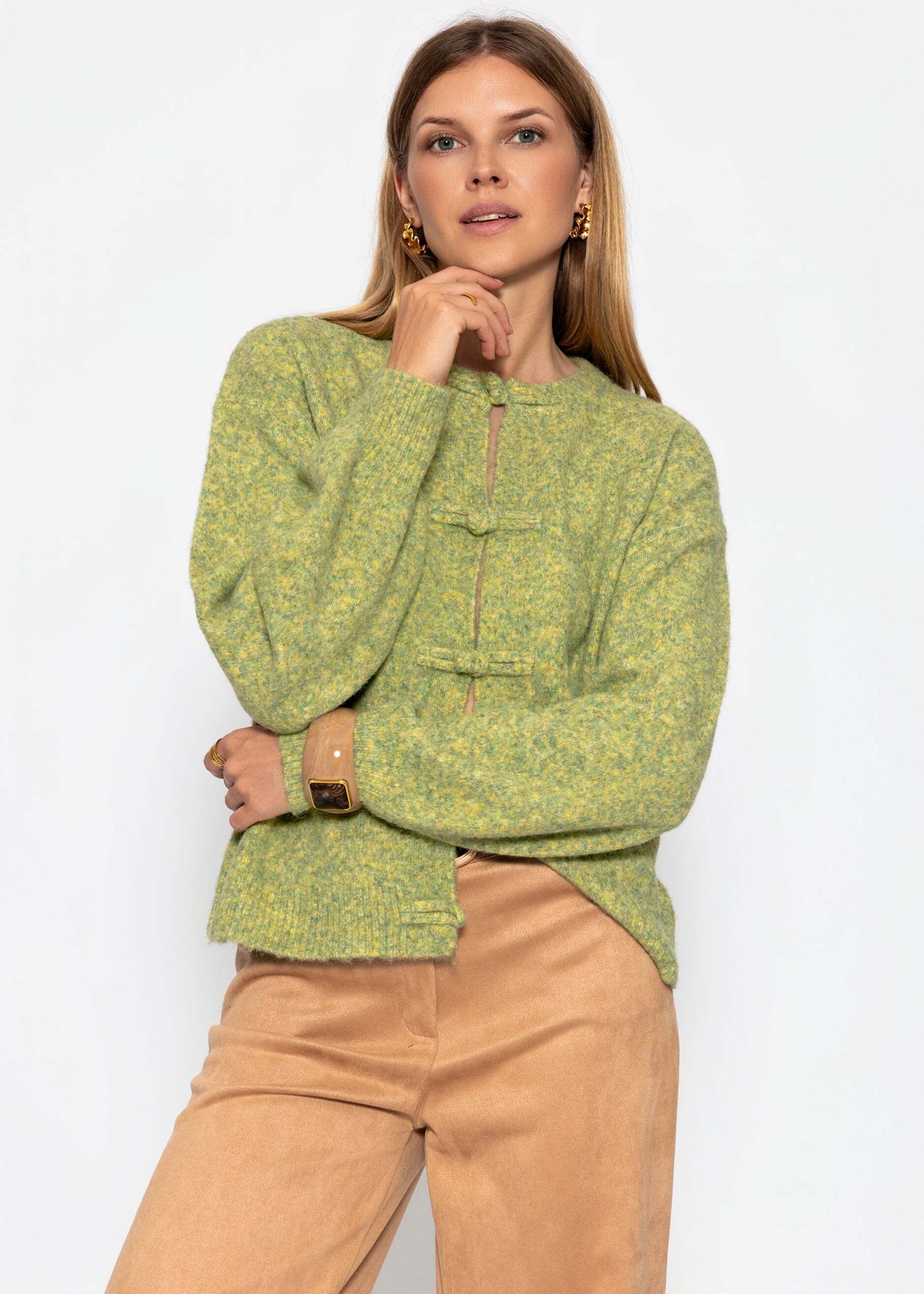 SASSYCLASSY Cardigan »Strickjacke mit Knebelverschluss« Weiche Jacke aus Wolle mit Rudhals und langen Armen in Grau