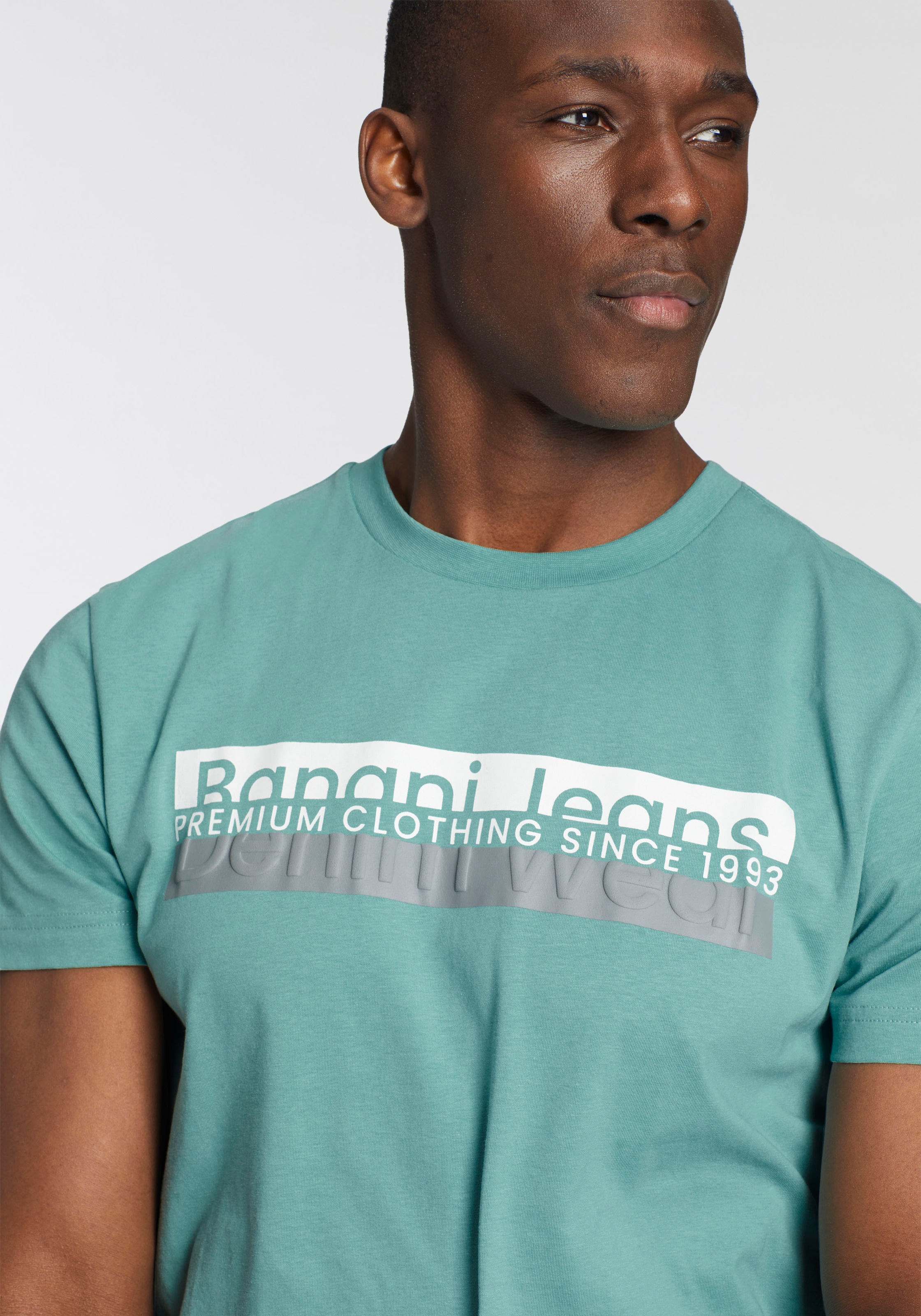 Bruno Banani T-Shirt, mit modischem Frontprint