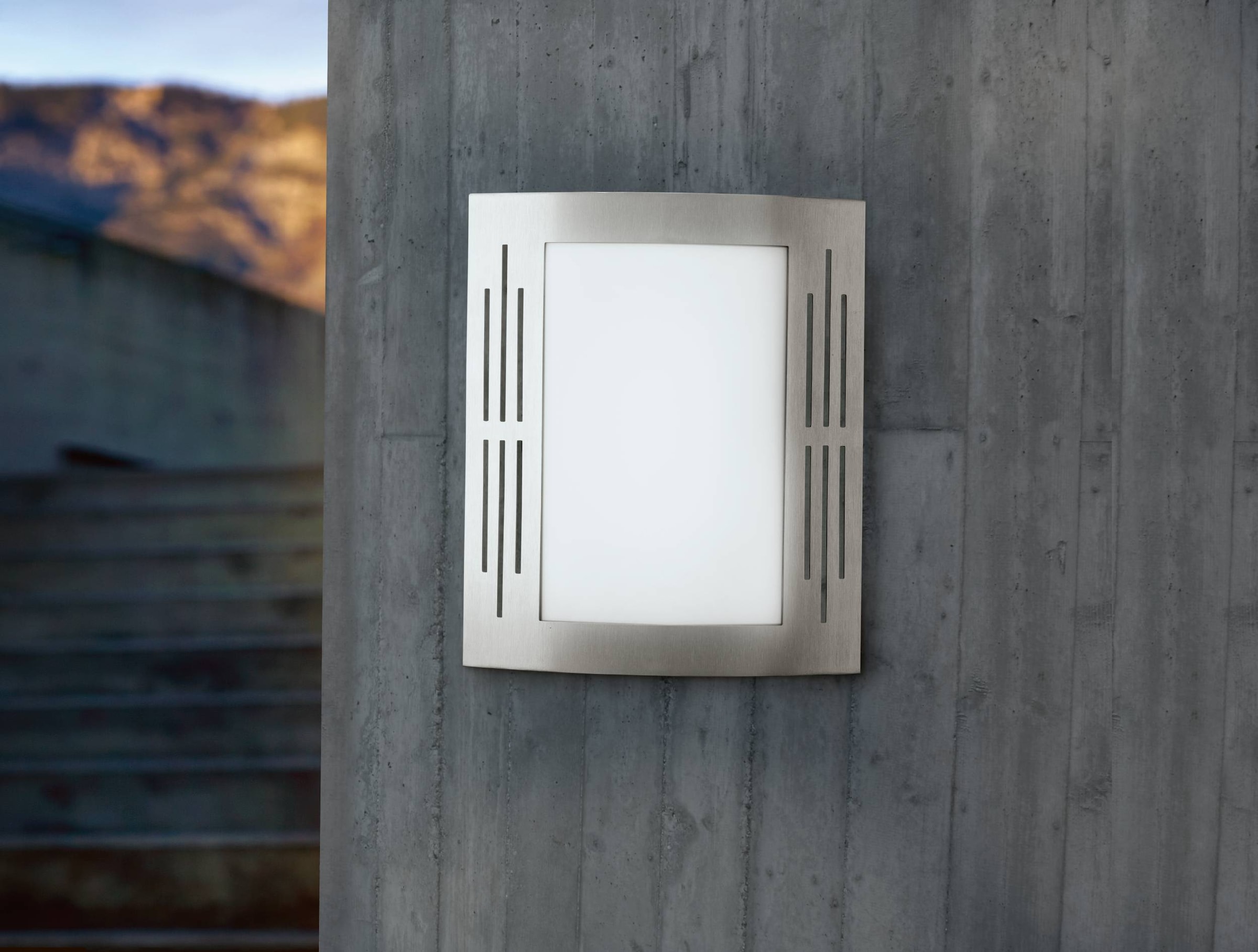 EGLO Wandleuchte »City Wandlampe, Außenbeleuchtung, Außenlampe, silber, weiß , E27, IP44« E27 1 Stk. Wand-/Deckenleuchte - L23,5 x H26 x AL9 cm - edelstahl - 1X60W exkl.