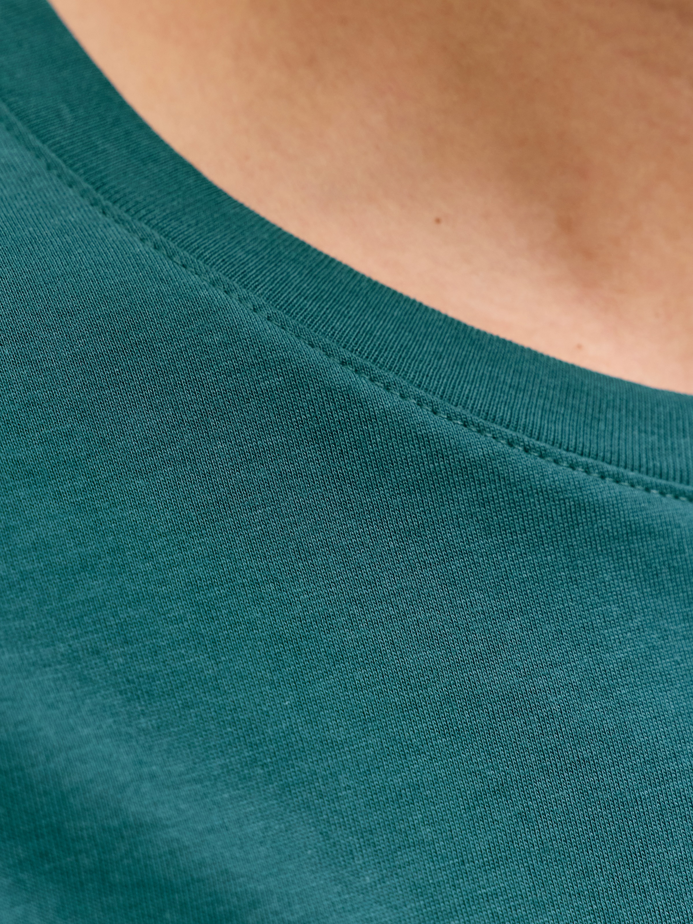 Jack & Jones Rundhalsshirt »JJELOGO TEE SS O-NECK 2 COL SS26 SN« mit Grafikprint