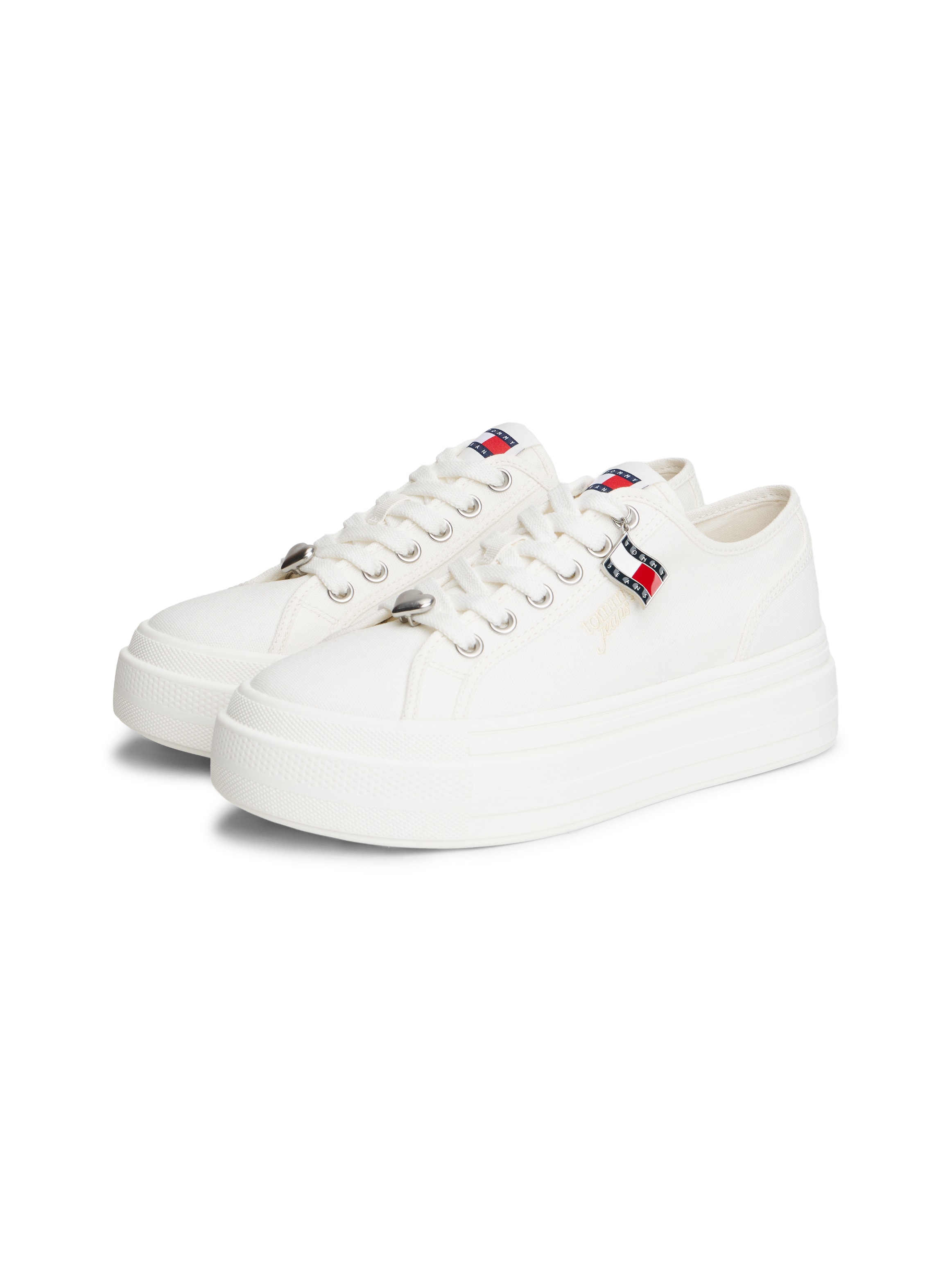 Tommy Jeans Plateausneaker »TJW FLATFORM SNEAKER CHARMS«  Halbschuh, Schnürer, Freizeischuh mit kleiner TJ-Flagge als Anhänger