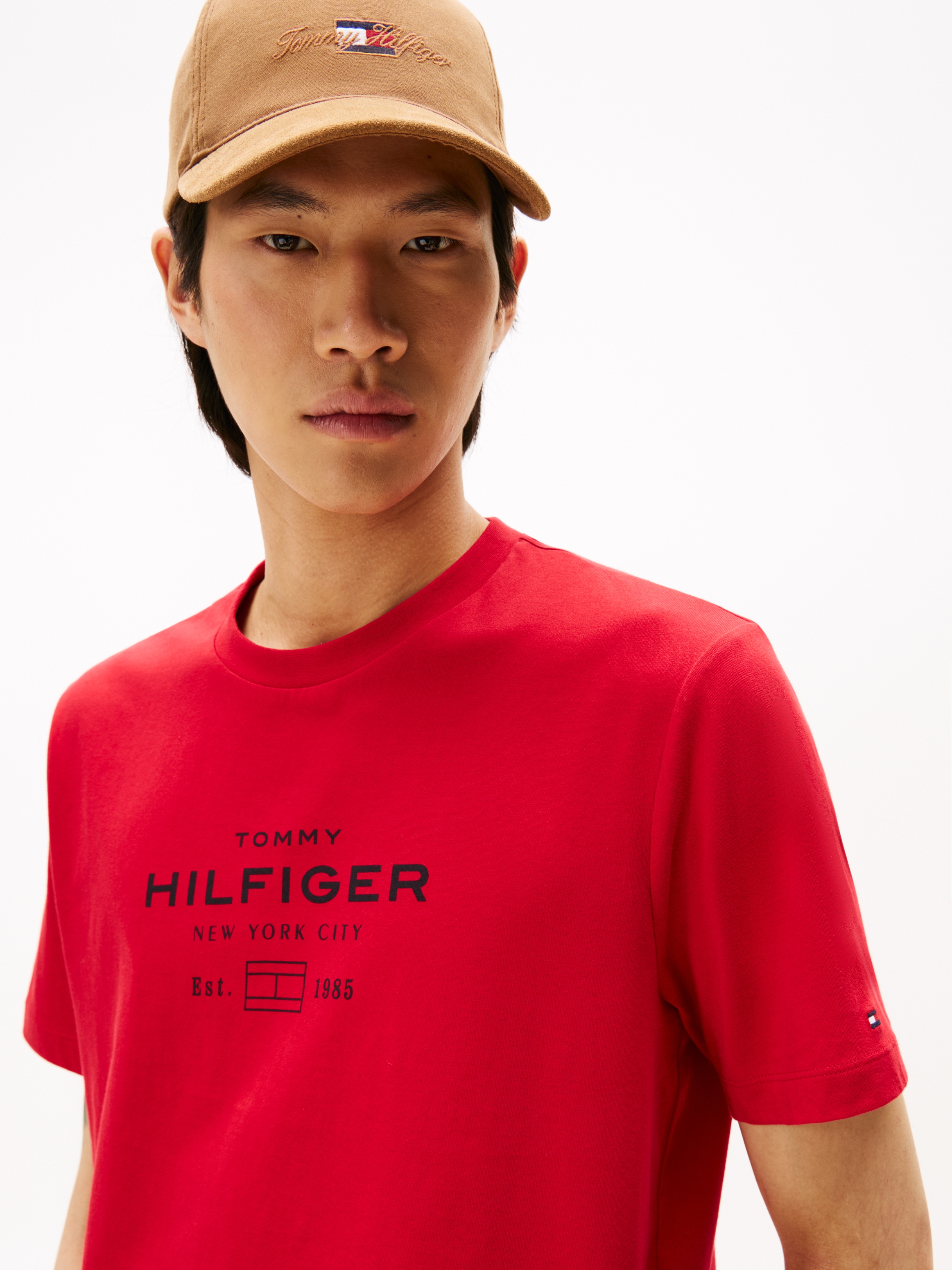 Tommy Hilfiger T-Shirt »HILFIGER STACK GRAPHIC TEE«, Regular fit mit Rundhalsausschnitt