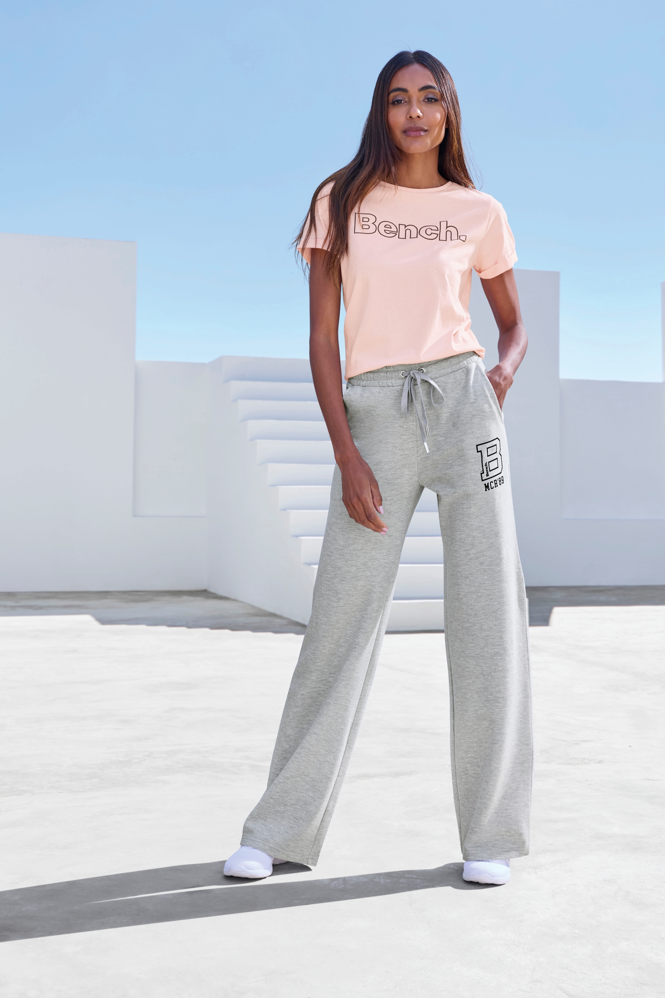 Bench. Loungewear Jogginghose  extra weit, innen leicht angeraut, Loungewear