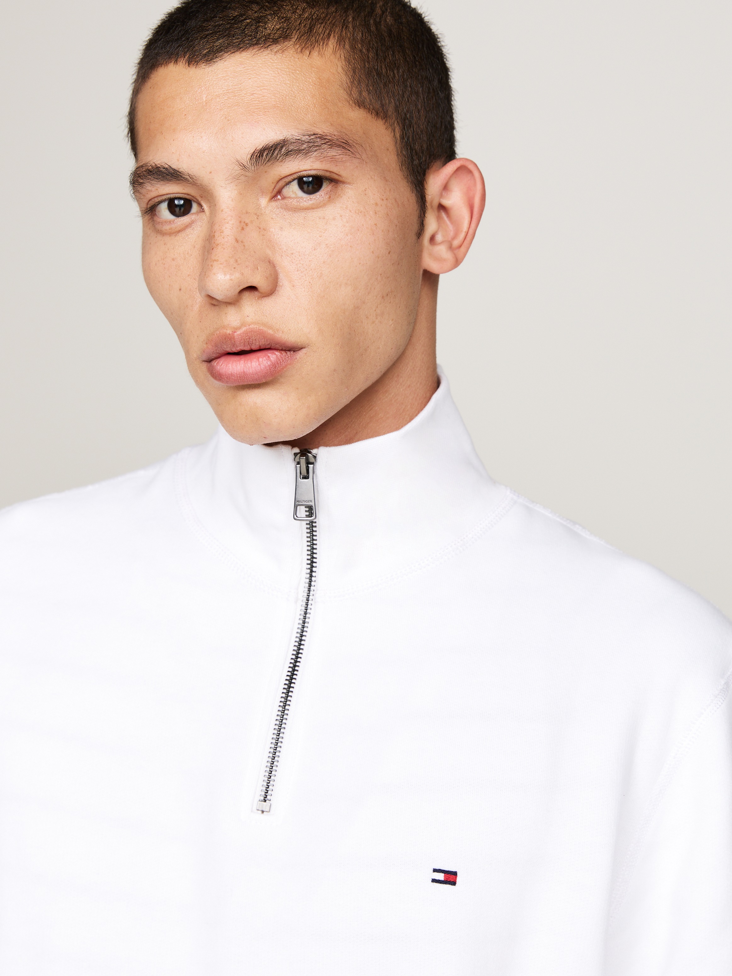 Tommy Hilfiger Sweatshirt »ESSENTIAL FLEECE 1/4 ZIP«, mit Stehkragen