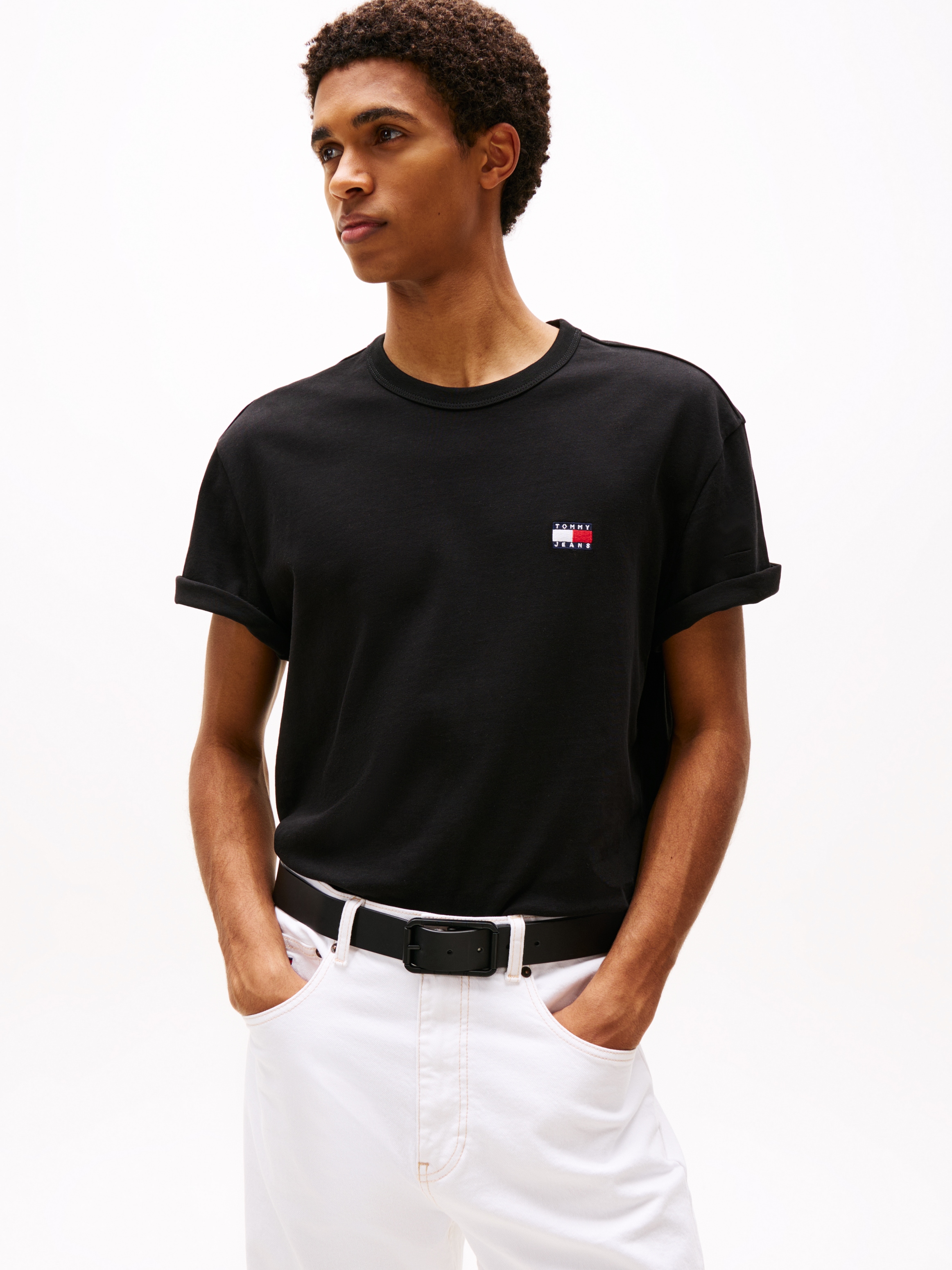 Tommy Jeans T-Shirt »TJM REG BADGE TEE EXT« mit Logostickerei