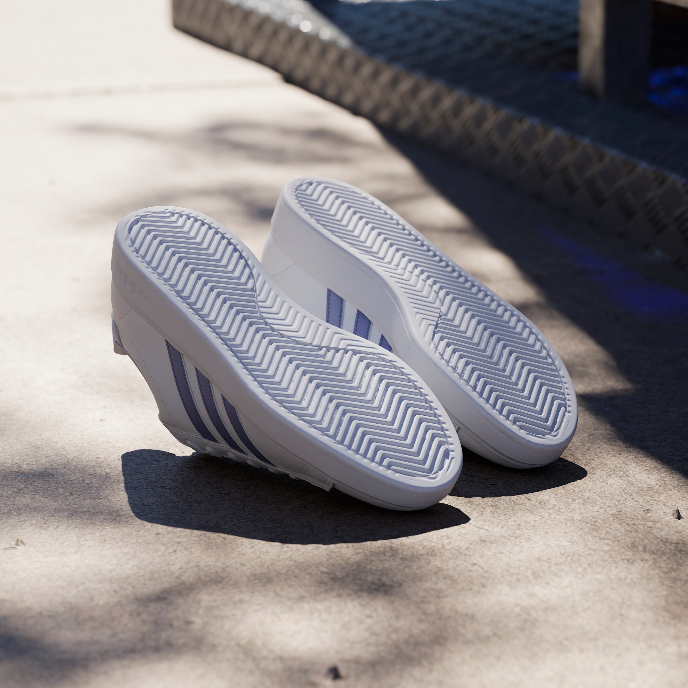 adidas Sportswear Sneaker »GRAND COURT CLOUDFOAM LIFESTYLE COURT COMFORT«, Design auf den Spuren des adidas Superstar