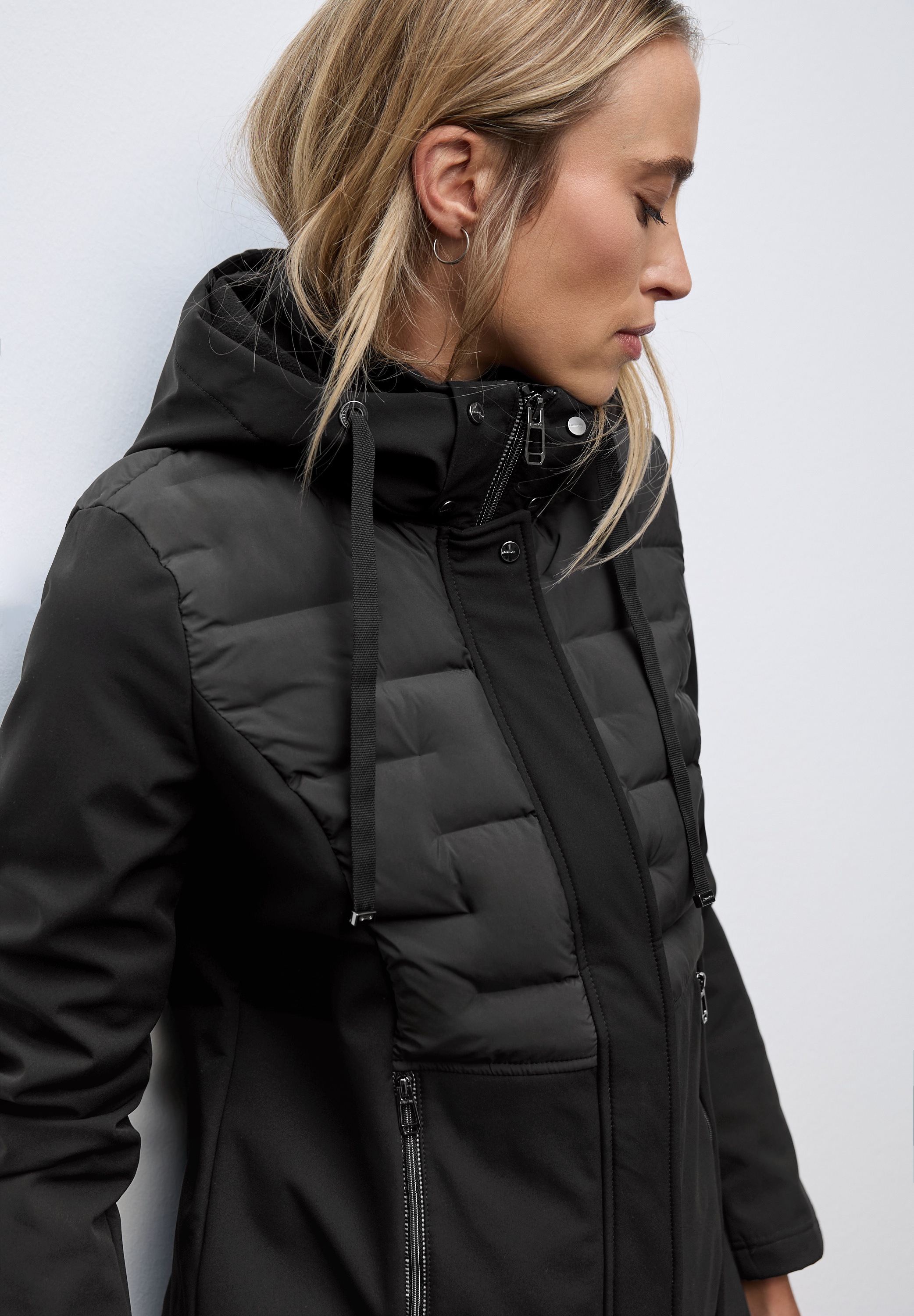 STREET ONE Softshelljacke, mit Kapuze, mit Details und Kapuze mit Tunnelzug