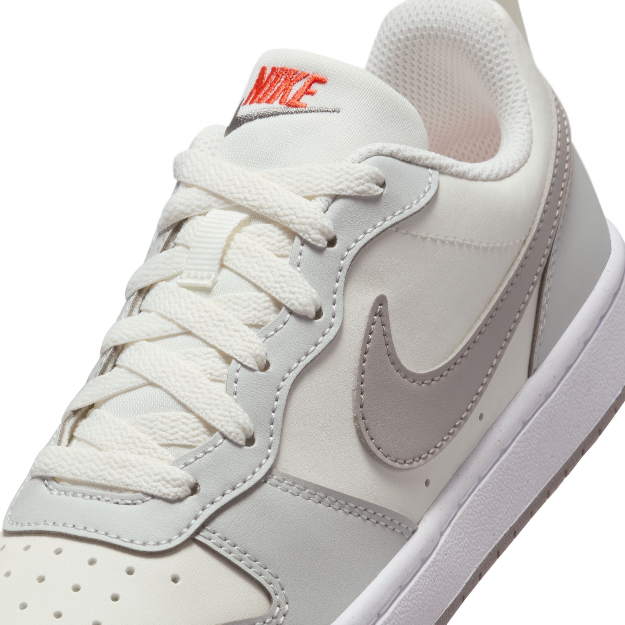 Nike Sportswear Sneaker »Court Borough Low Recraft (GS)«  Design auf den Spuren des Air Force 1