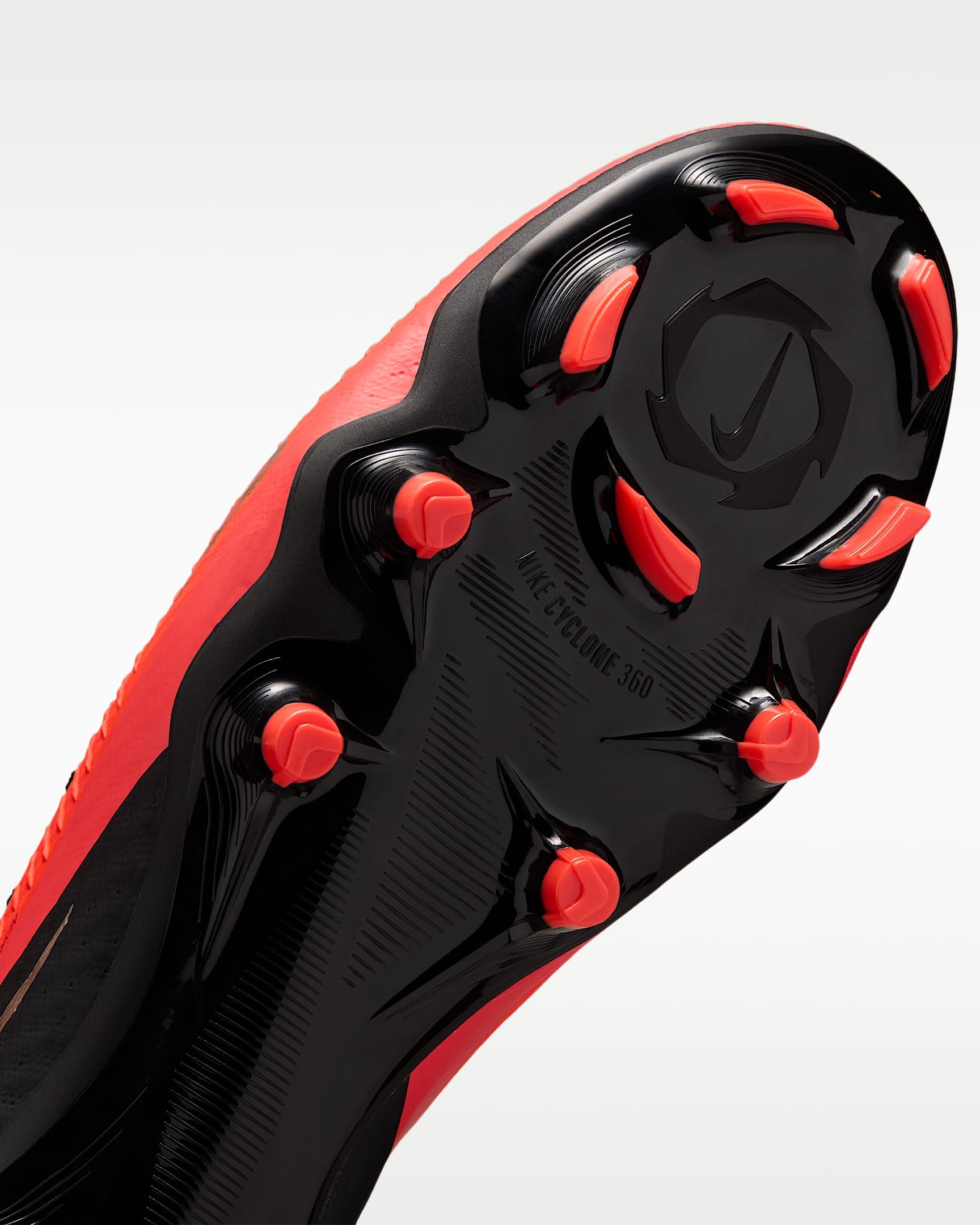 Nike Fußballschuh »Phantom 6 High Academy«  Außensohle für Rasen & Kunstrasen und feste Böden
