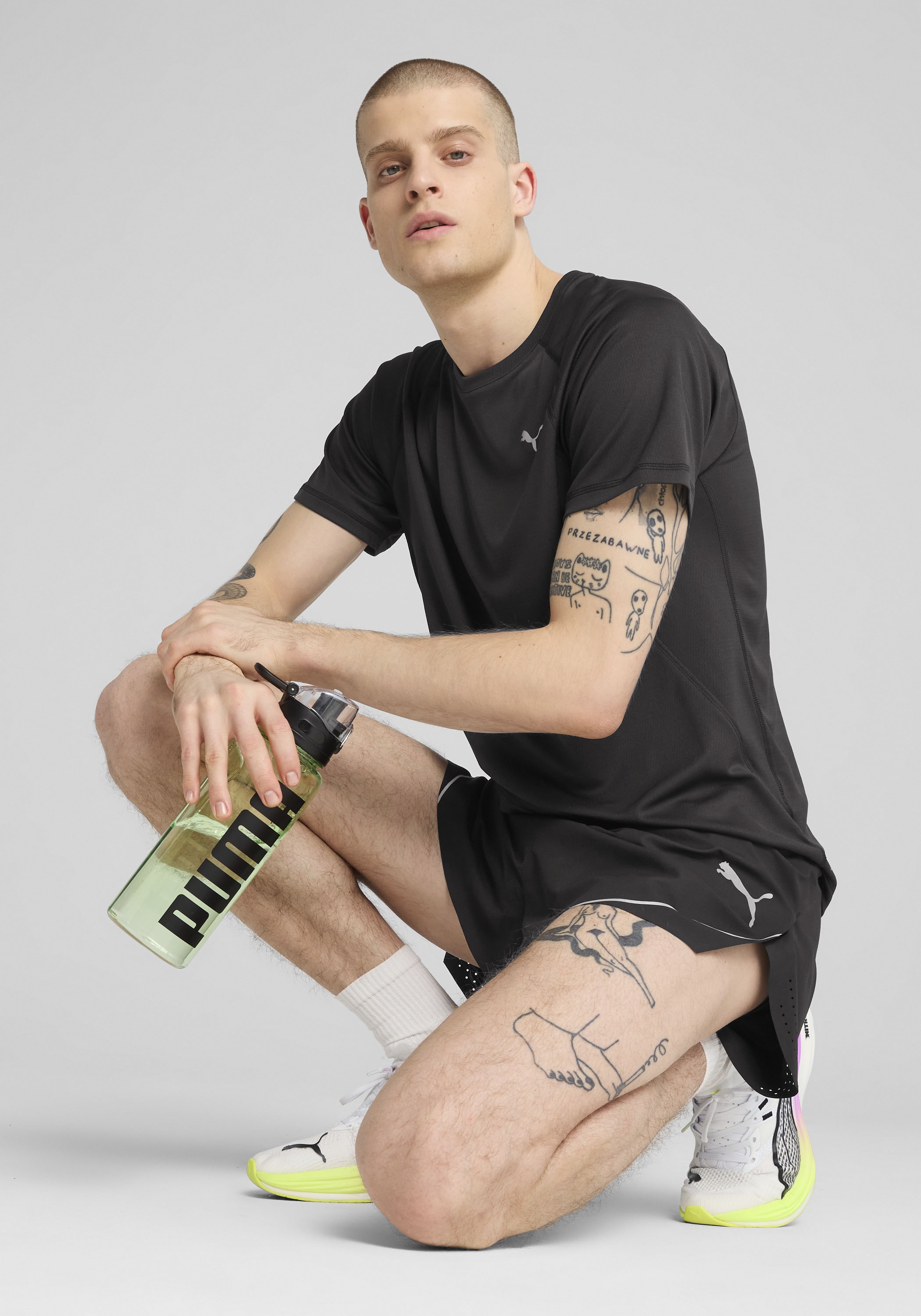 PUMA Laufshirt »M RUN VELOCITY TEE POLY« ergonomische Schnittführung, Kurzarm, für sportliche Aktivitäten