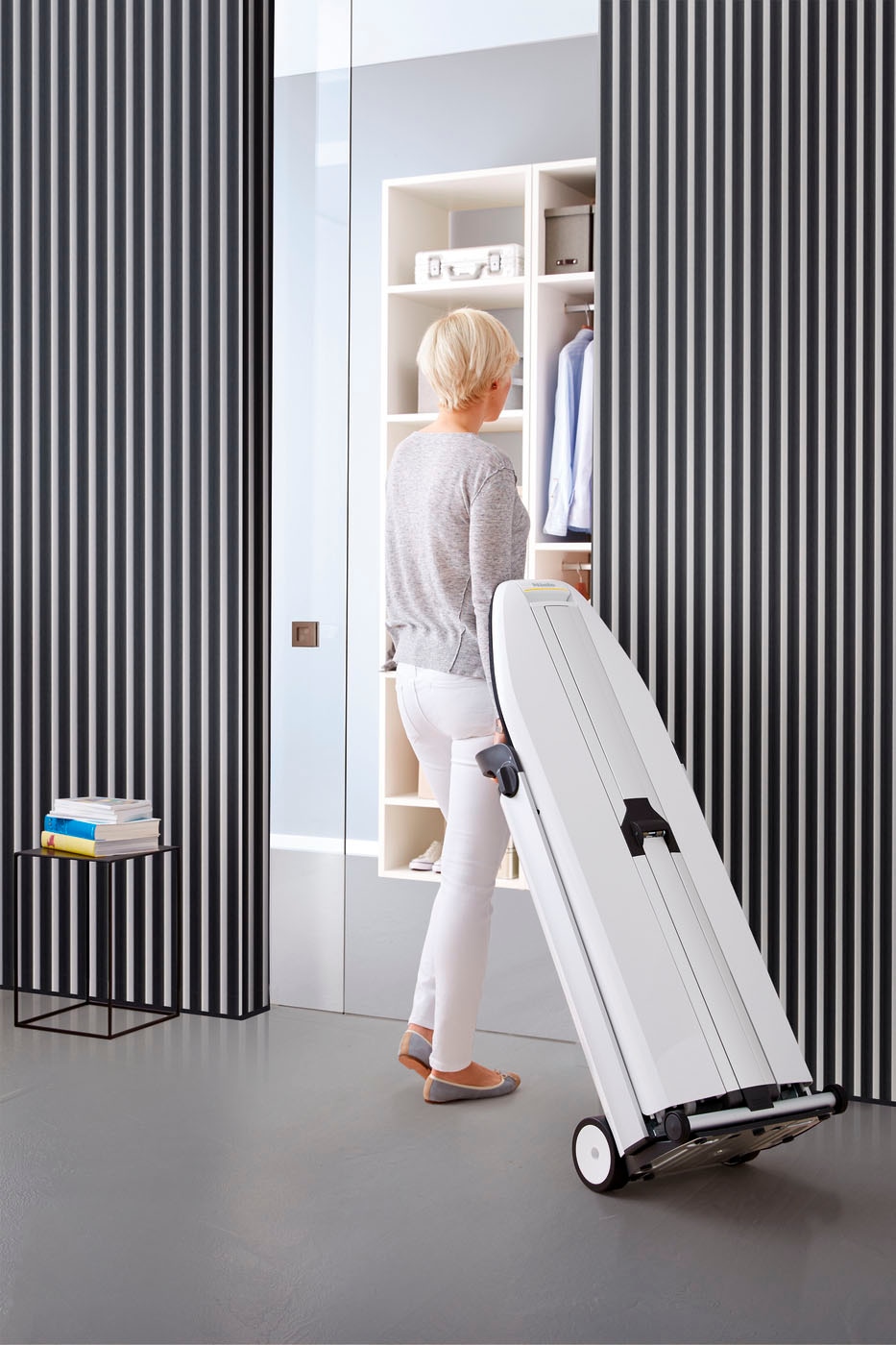 Miele Bügelsystem »B 4312 FashionMaster« 2200 W mit Wabensohle für beste Bügelergebnisse