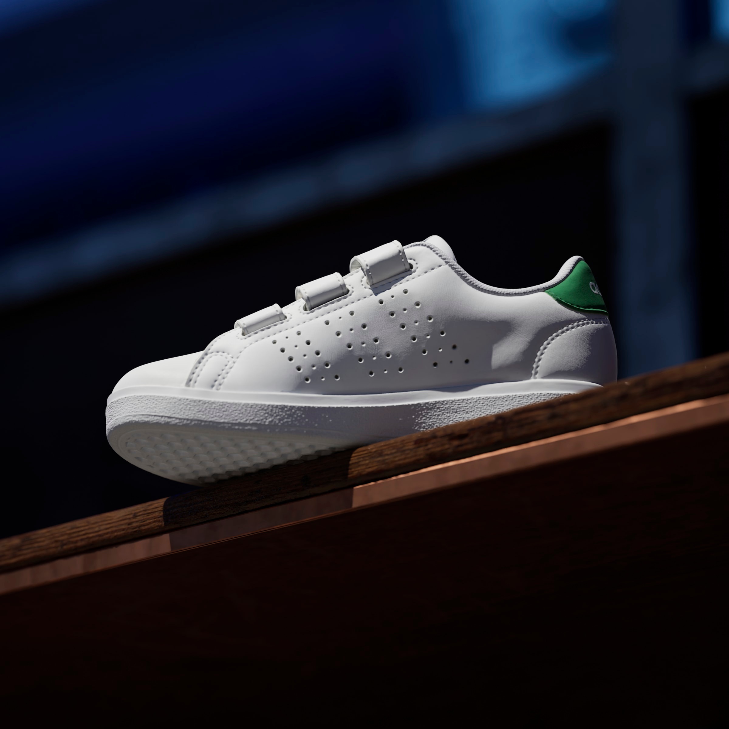 adidas Sportswear Klettschuh »ADVANTAGE BASE 2.0 KIDS«  Design auf den Spuren des adidas Stan Smith, für Kinder & Jugendliche