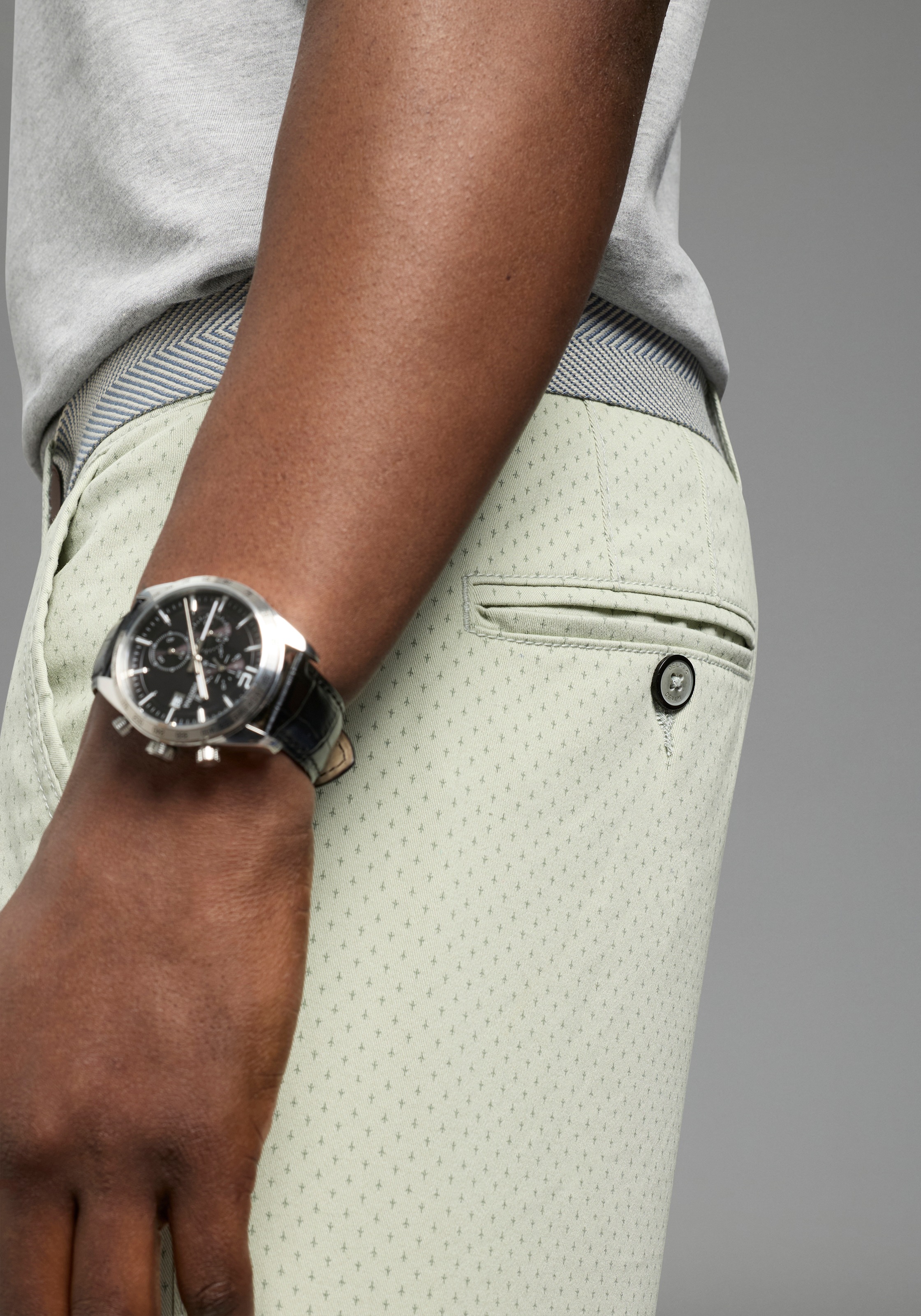 DELMAO Shorts  kniefrei, gerades Bein, mit Eingrifftaschen und Gesäßtaschen