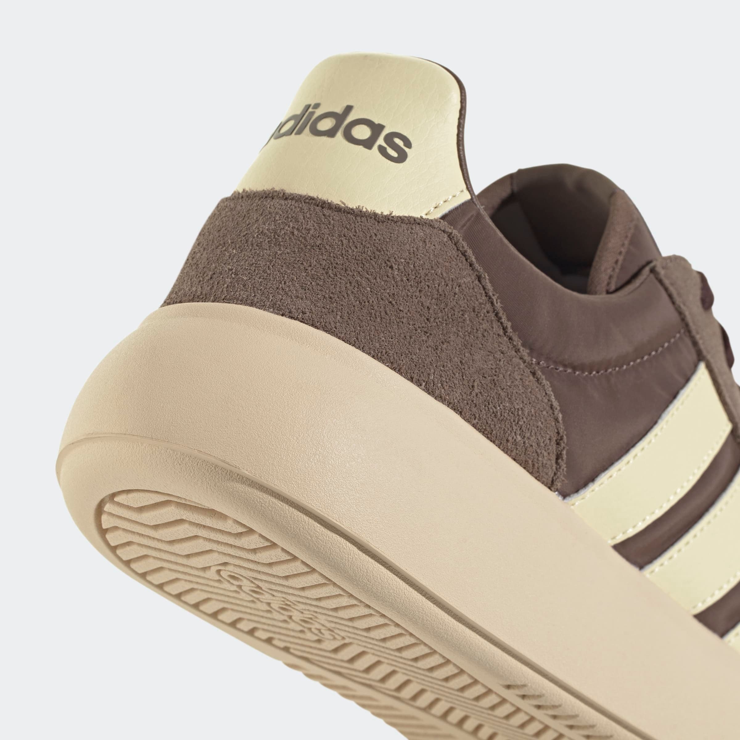 adidas Sportswear Sneaker »BARREDA DECODE«  inspiriert vom Design des adidas handball spezial