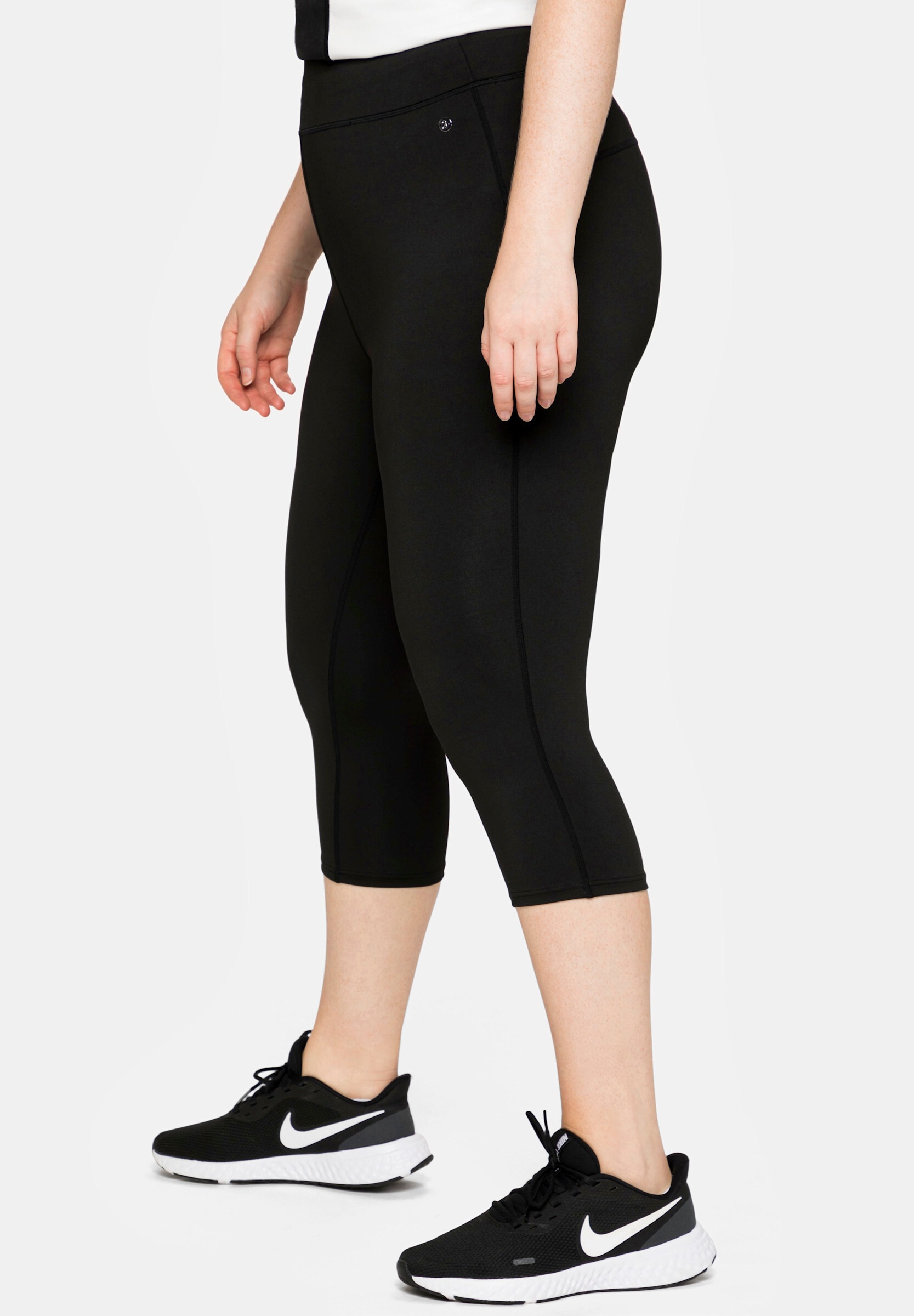 Sheego Schlupfhose »Sporthose Funktionstights in Caprilänge«  aus Funktionsqualität, mit Innentasche