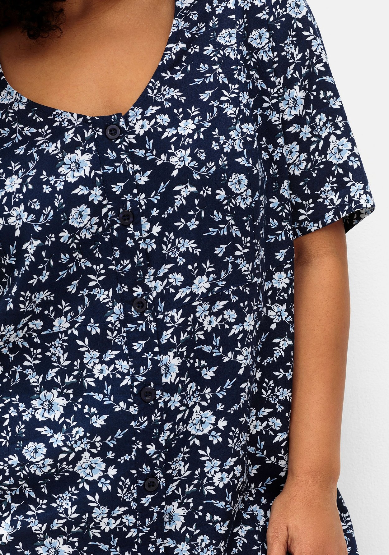 Sheego Sommerkleid »Midikleid in Midilänge mit Blümchenprint«