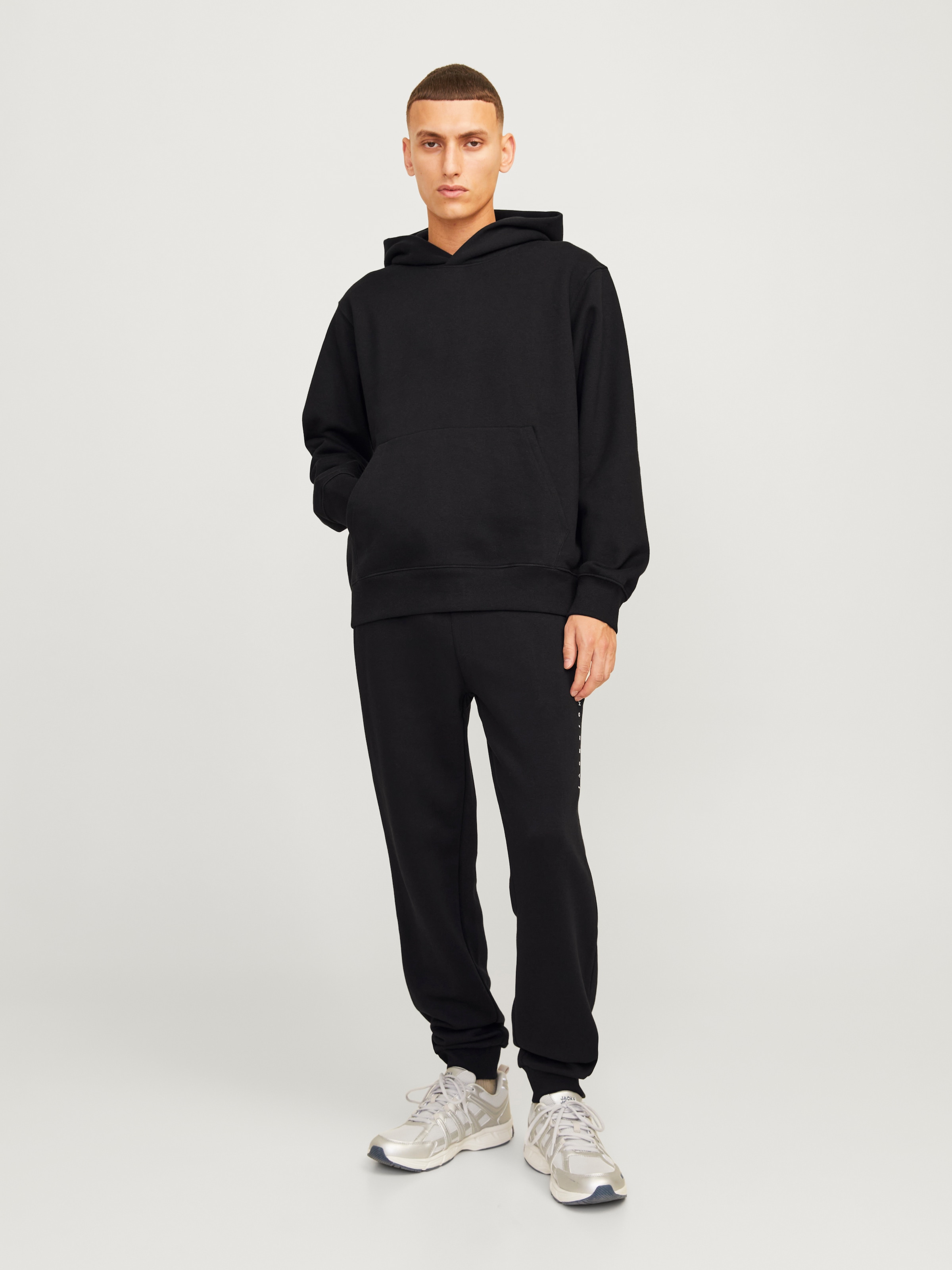 Jack & Jones Kapuzensweatshirt »JJEURBAN EDGE SWEAT HOOD NOOS« mit Kängurutasche