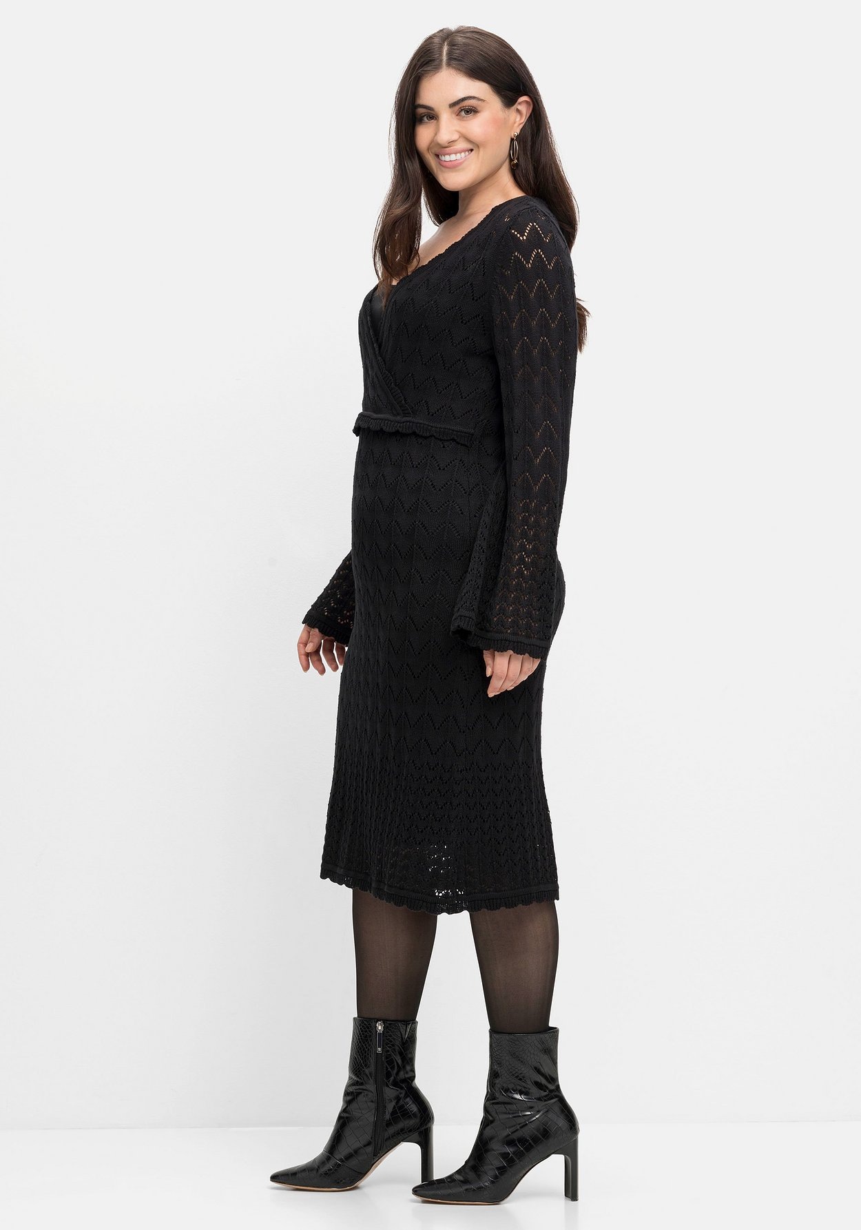 Sheego Strickkleid »Strickkleid in Ajourmuster, mit Unterkleid«