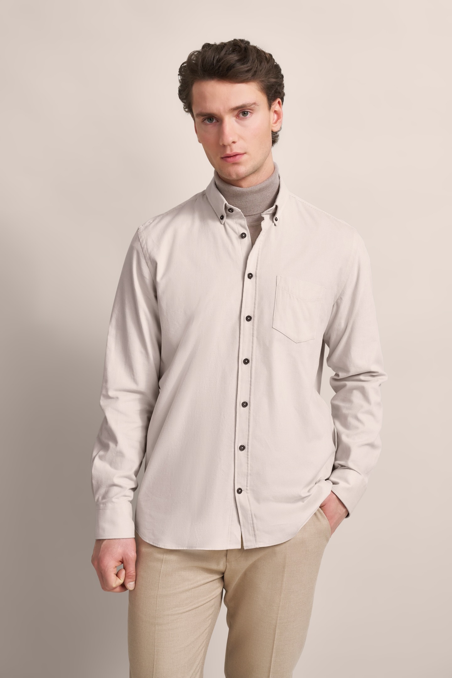 Bugatti Herren Langarmhemd aus modernem Feincord in beige, Größe S