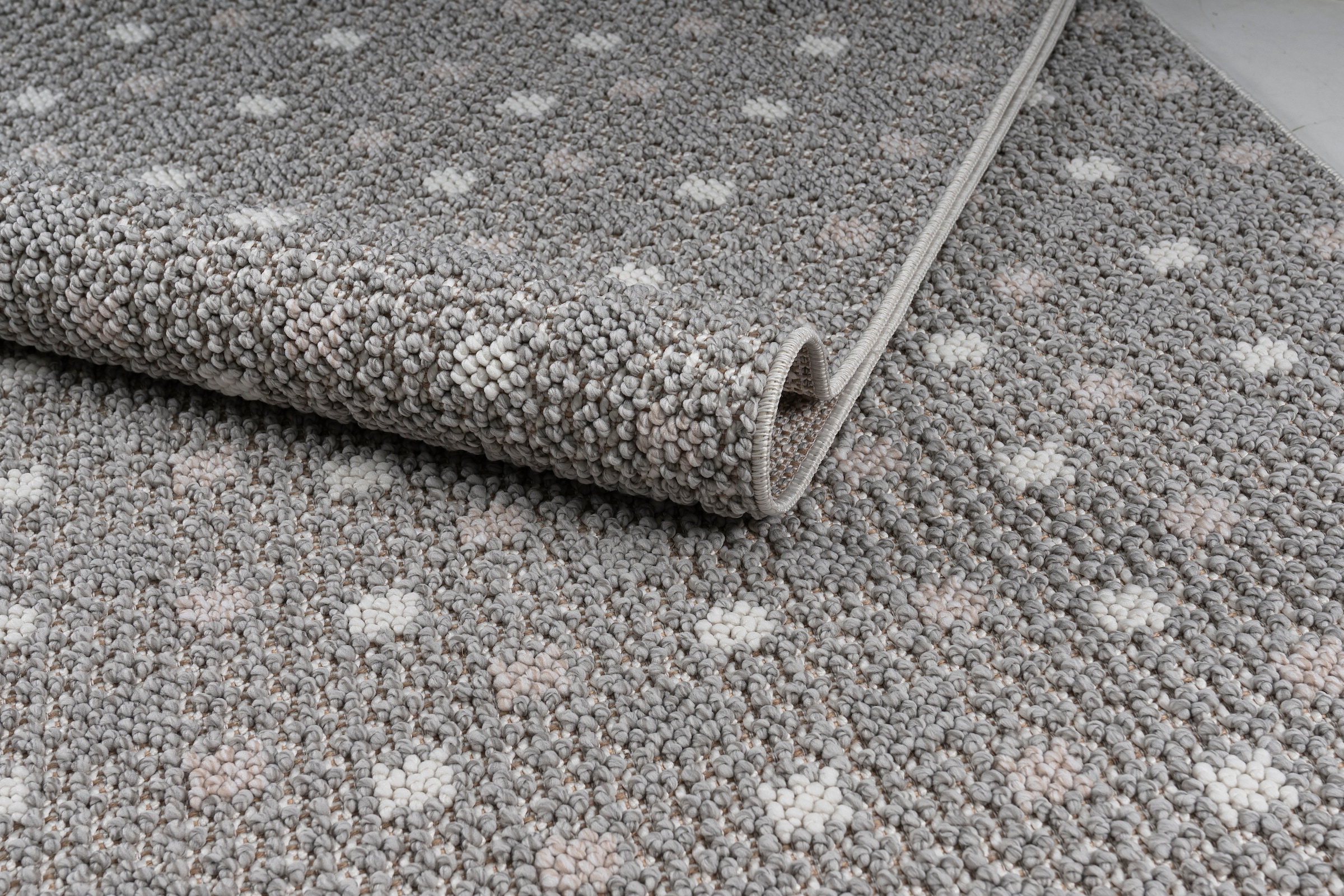 Bruno Banani Teppich »Dotty«, rechteckig, 6 mm Höhe, Woll-Optik, Hoch-Tief Struktur, In- und Outdoor geeignet, mit Fransen