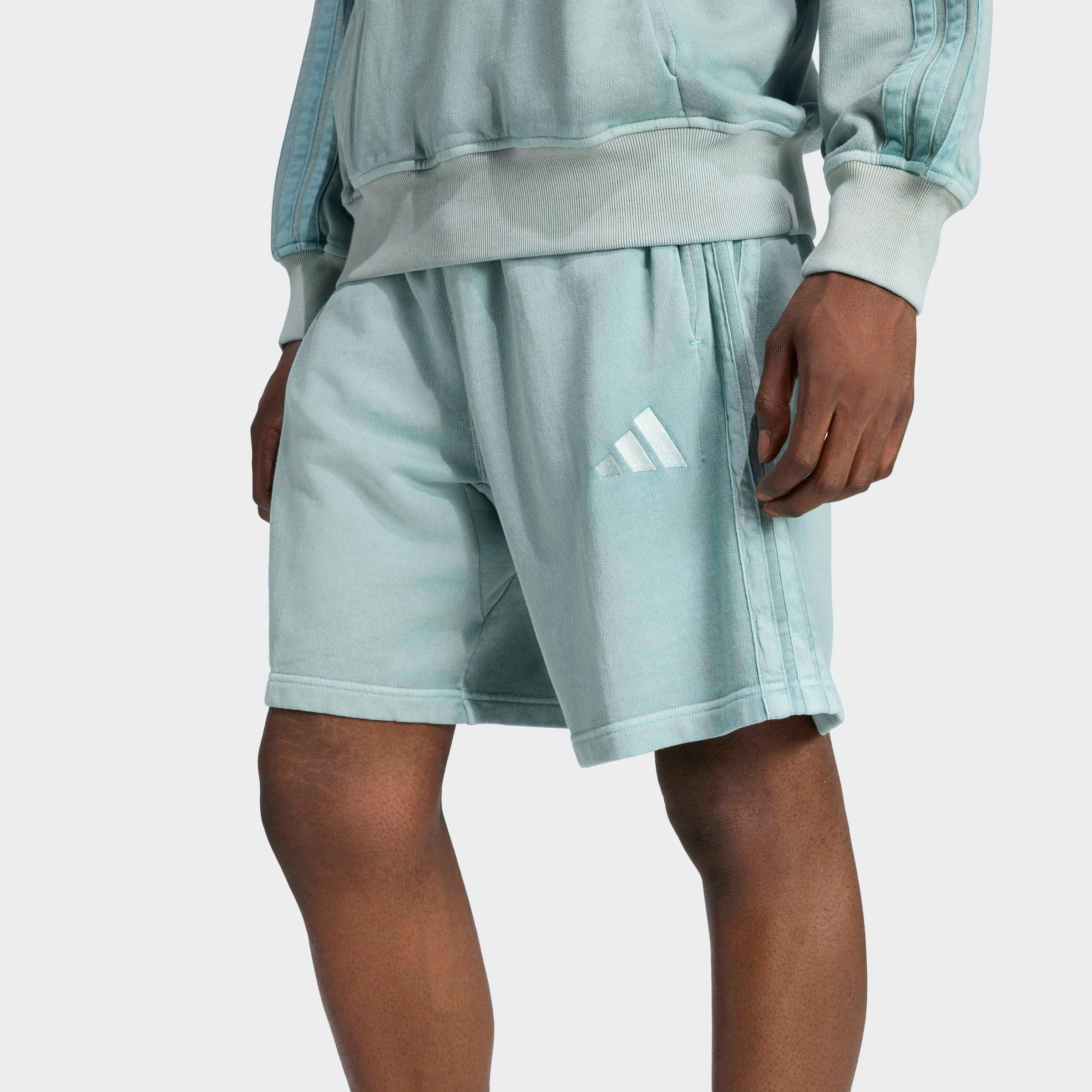 adidas Sportswear Shorts »ALL SZN FRENCH TERRY WASHED 8-INCH«  lockere Passform, 20 cm Innenbeinlänge, mit Kordelverschluss