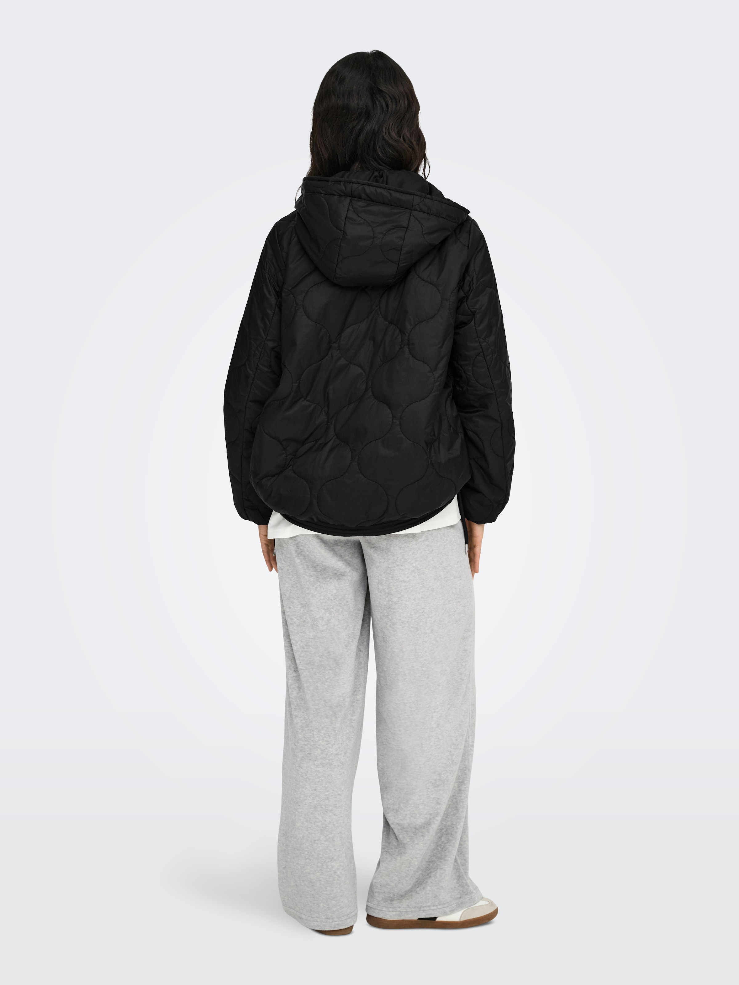 ONLY Steppjacke »ONLMIKI HOOD QUILT JACKET CC OTW« mit Kapuze mit seitlichem Kordelzug am Saum