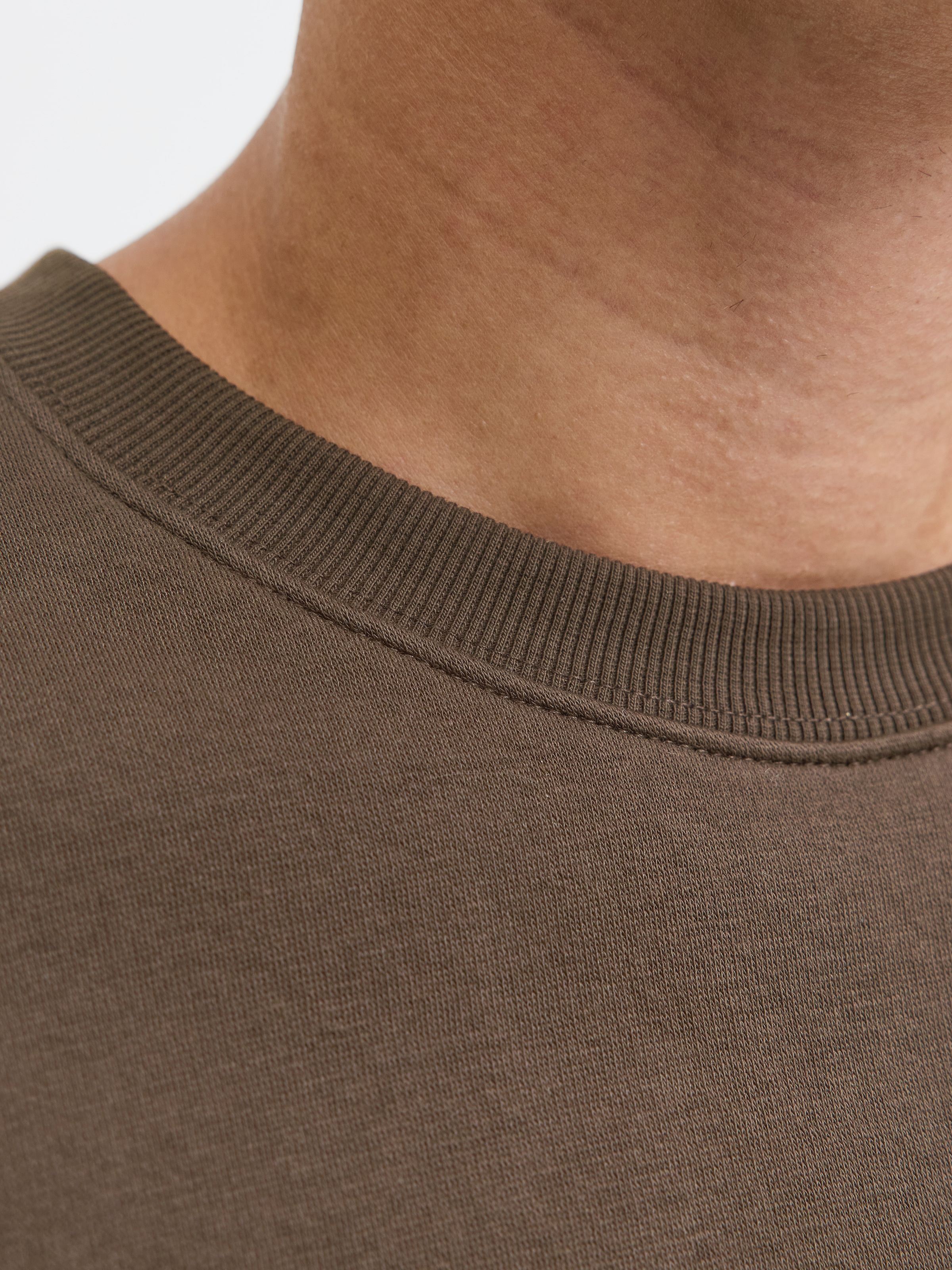 Jack & Jones Sweatshirt »JJESTAR BASIC SWEAT CREW NECK NOOS«, mit Rundhalsausschnitt