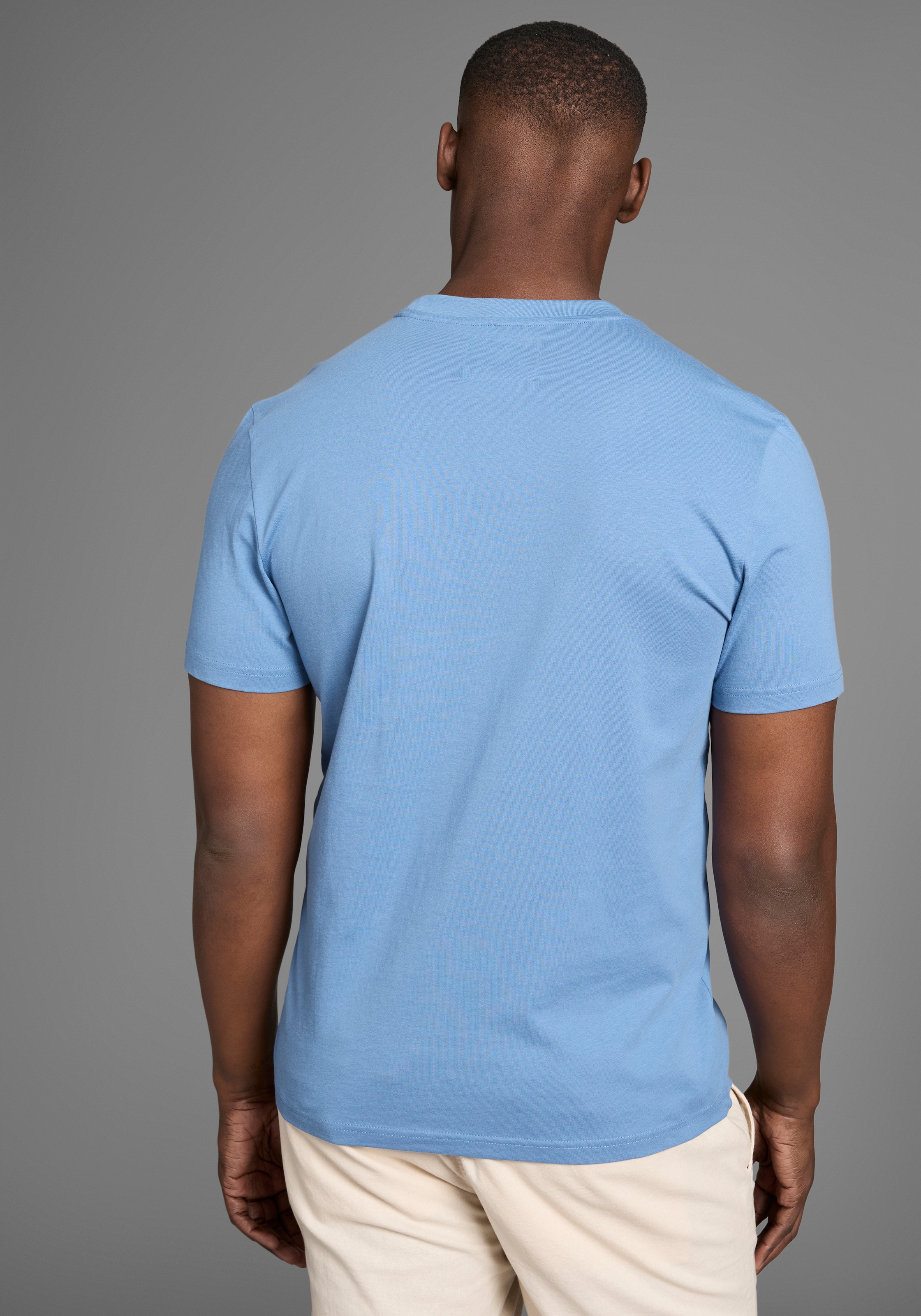 DELMAO T-Shirt, mit dezentem Logo-Schriftzug im Club-Design