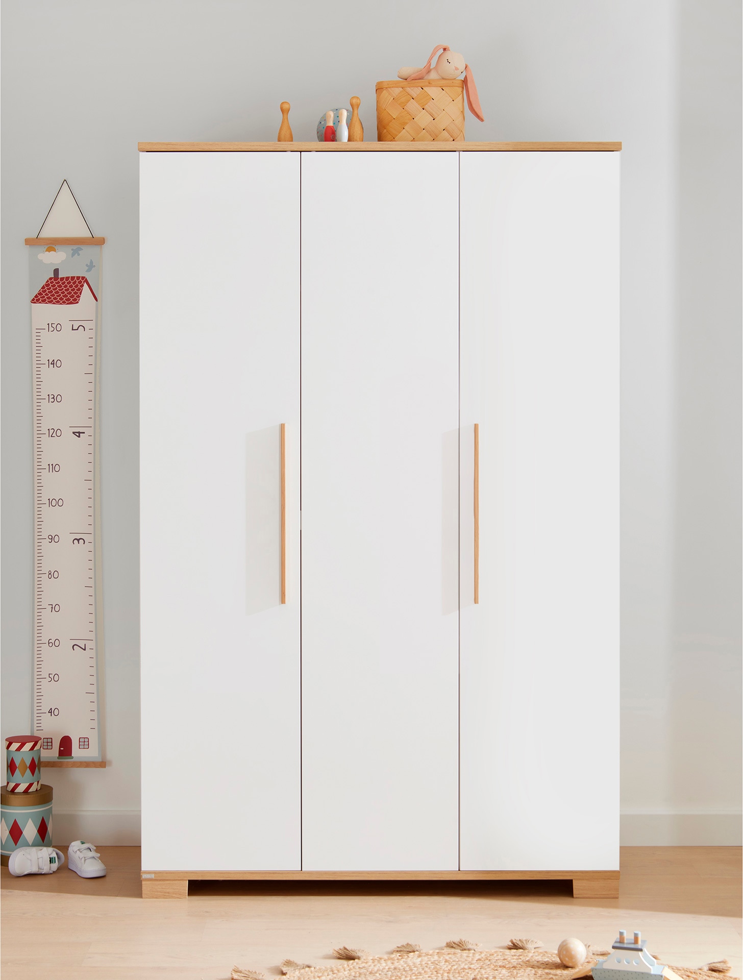 PAIDI Kleiderschrank »YOLANDA 3T«, enormes Platzangebot mit vielen Einlegeböden und Kleiderstange
