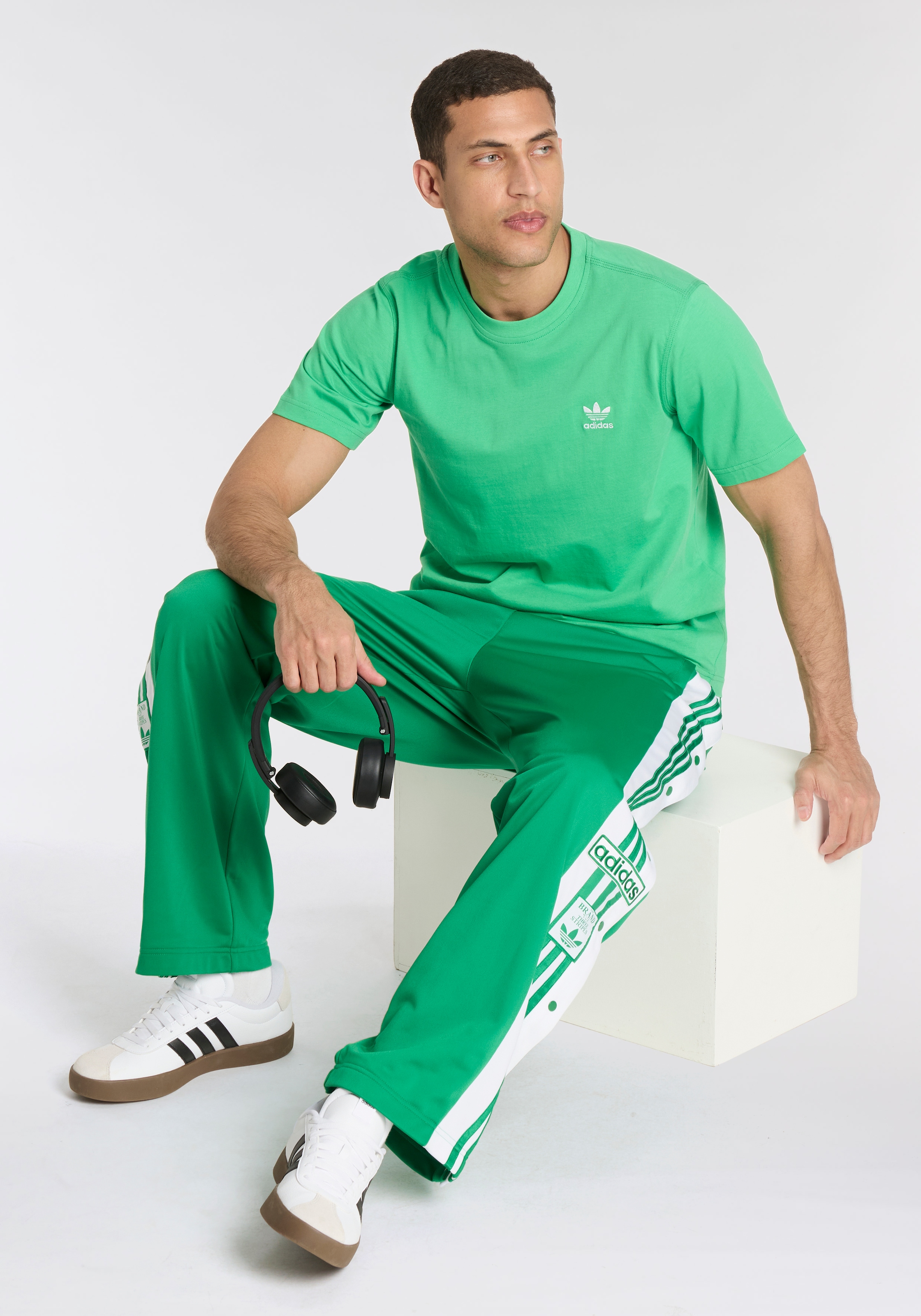adidas Originals T-Shirt »TREFOIL ESS TEE«, drei Streifen Essentials Shirt mit Trefoil Logo