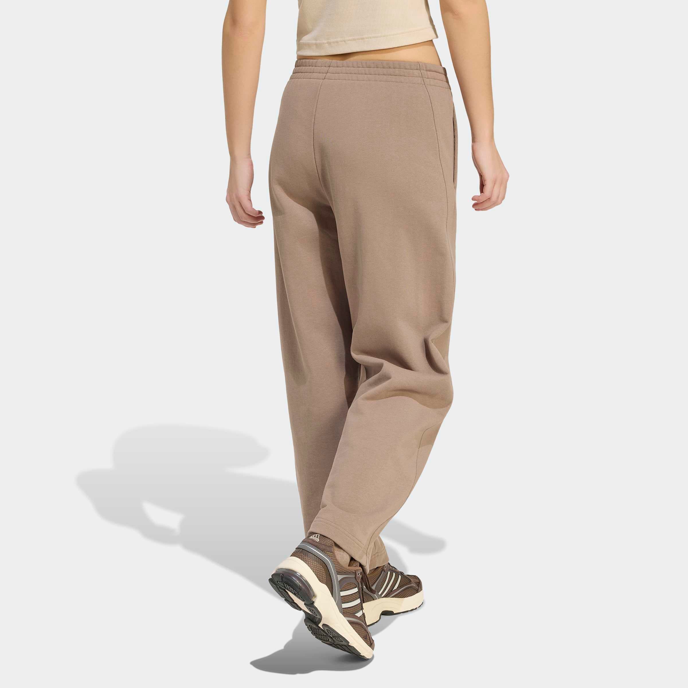 adidas Sportswear Sporthose »ADIDAS KIT, KLEINES LOGO, BARREL-DESIGN«  Barrel-Optik, schwere Premium-Qualität, robuste Stoffstruktur