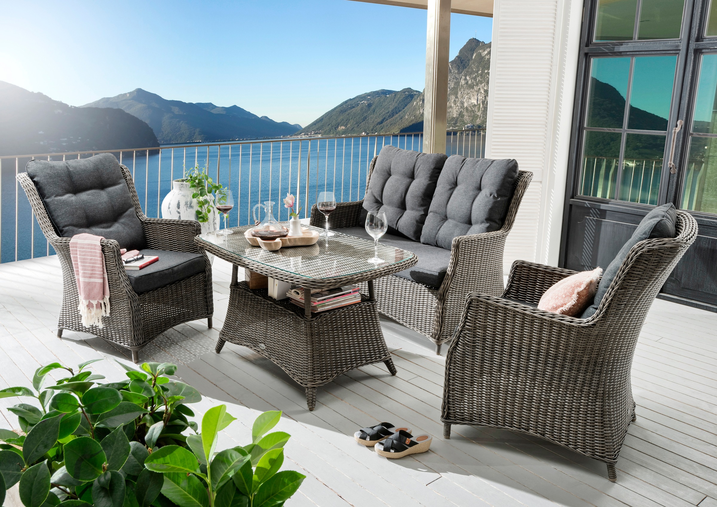 Destiny Garten-Essgruppe »Casa«, (11 tlg.), 2 Sessel, 2er-Sofa, Tisch 120x75 cm, Polyrattan
