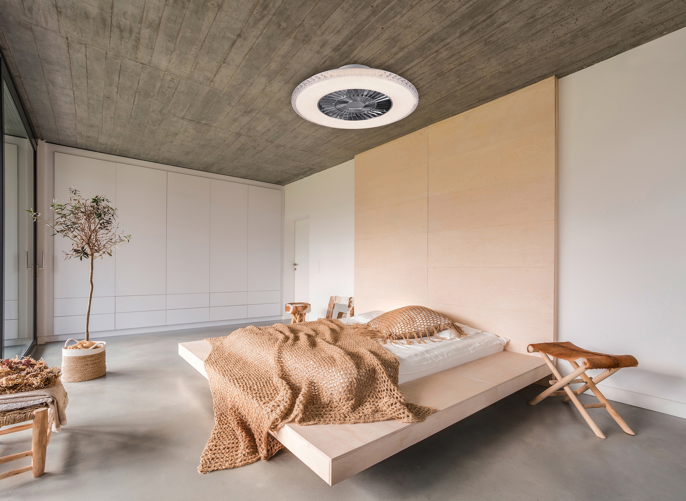 TRIO Leuchten LED Deckenleuchte »Harstad«, mit Ventilator, Fernbedienung, integrierter Dimmer und Nachtlicht. Leuchte und Ventilator getrennt schaltbar