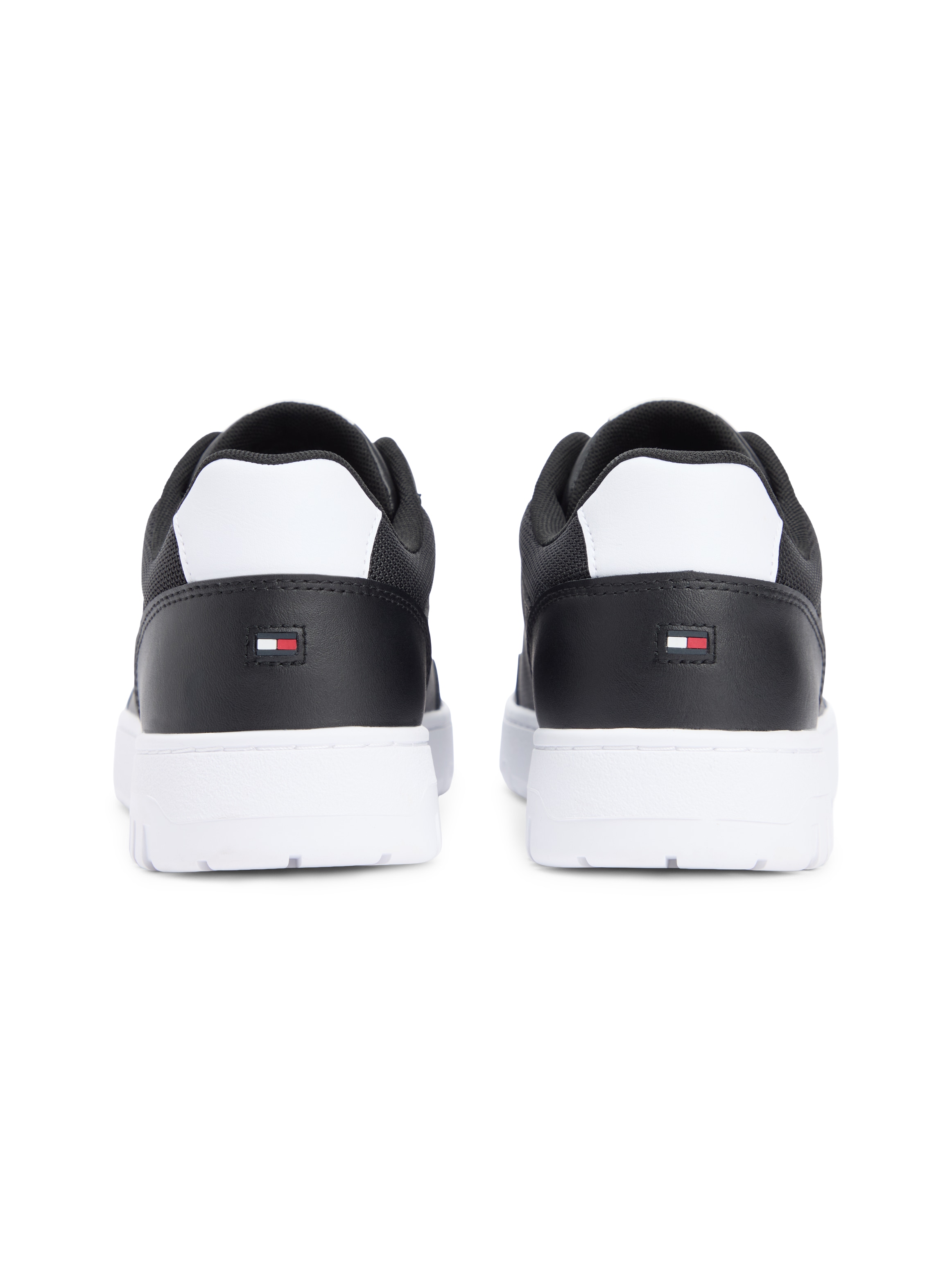 Tommy Hilfiger Sneaker »BASKET CORE LITE LTH«  Freizeitschuh, Halbschuh, Schnürschuh mit Logo an der Schuhzuge