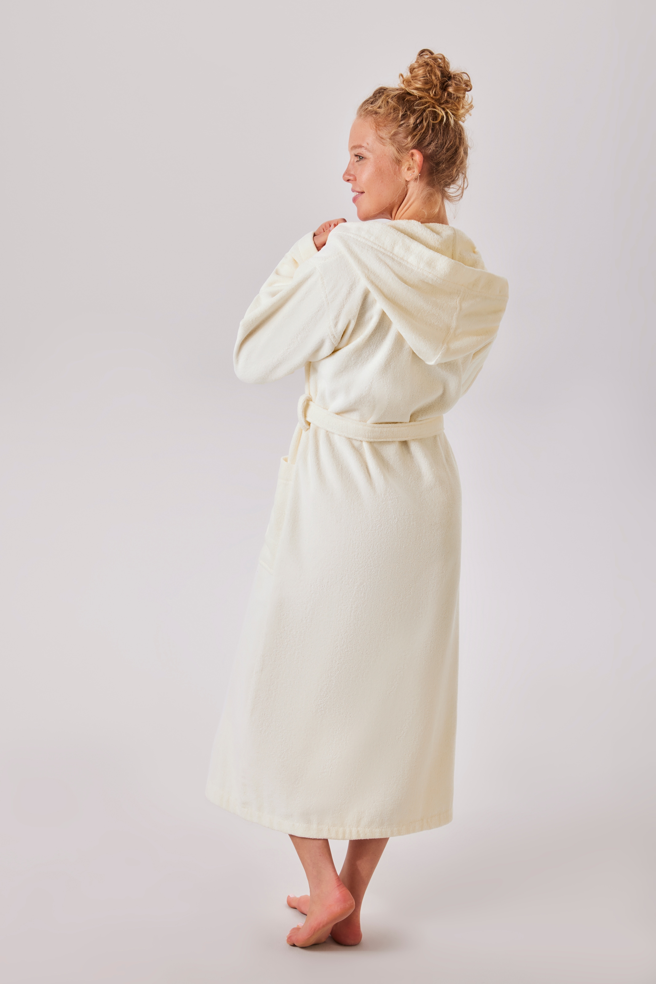 OTTO home Unisex-Bademantel »Regona, Hotelbademantel, Morgenmantel, Standardlänge & Überlänge« 1 Stk. Damen & Herren, mit Taschen, flauschig, weich, Velours, Sauna & Spa