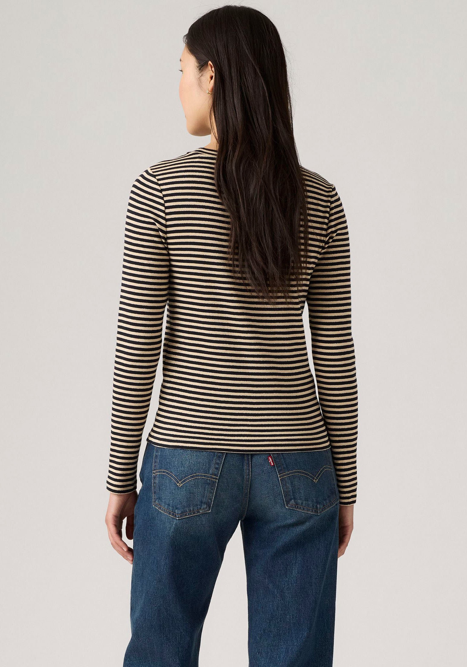 Levi's® Langarmshirt »ESSENTIAL HM LS TEE«, mit Logo Stickerei