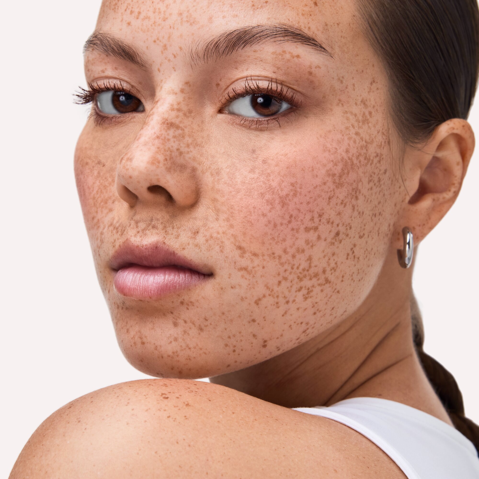 Catrice Rouge »Soft Glam Baked Blush« Eleganter Beerenton mit sanftem Schimmer für einen strahlenden Look