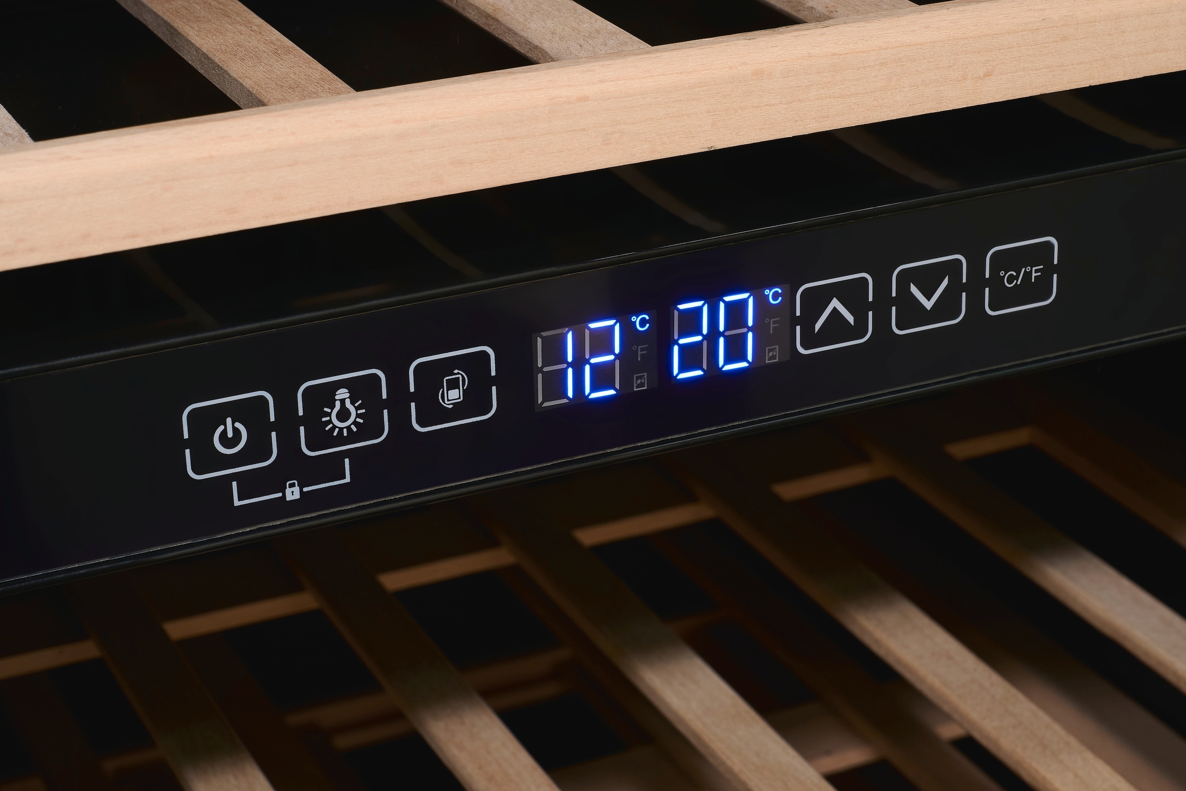 exquisit Weinkühlschrank »WS2-45-GTE-160G«, für 45 St. Standardflaschen á 075l, Digitale Temperaturanzeige