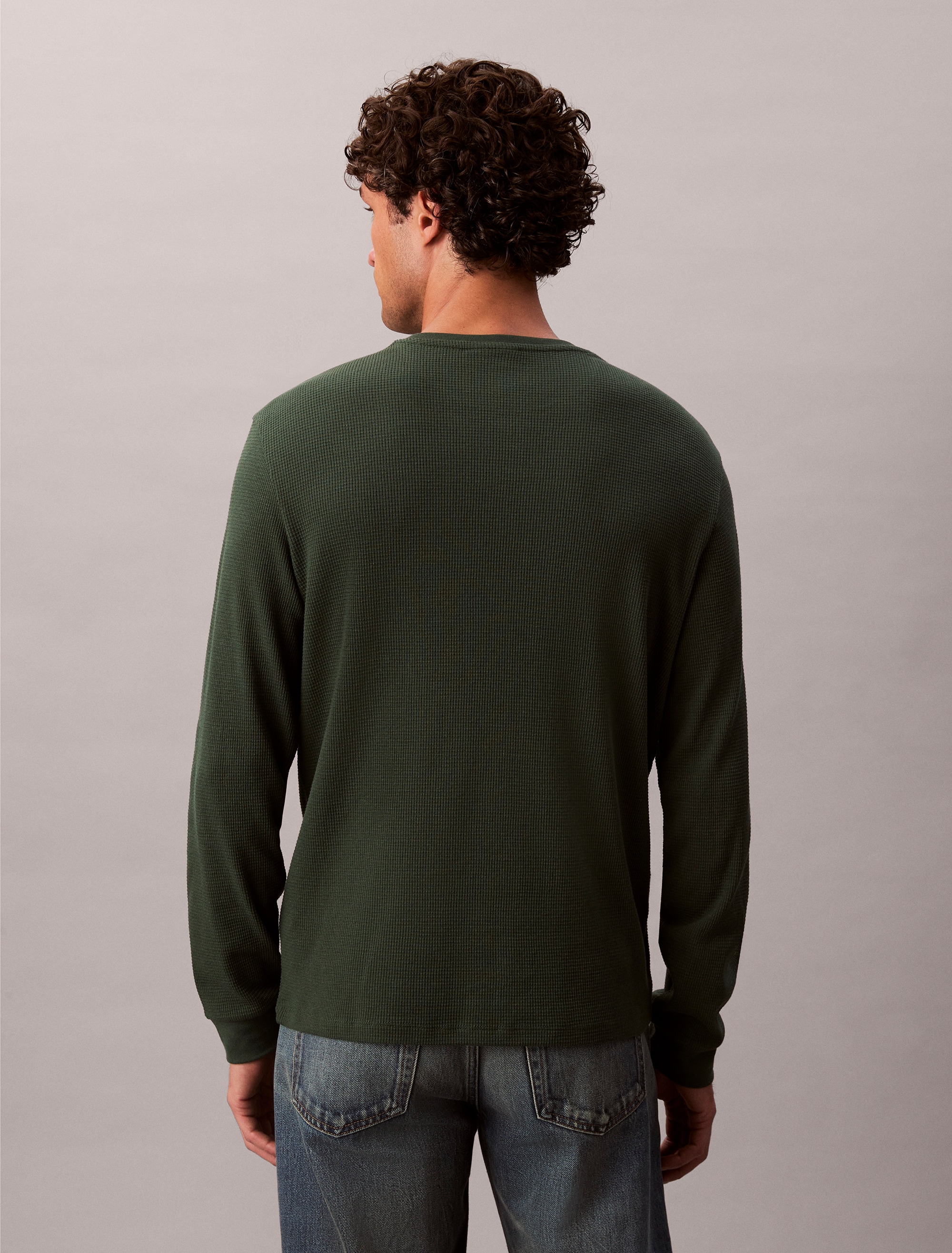 Calvin Klein Jeans Langarmshirt »LS WAFFLE BADGE CREWNK TEE«, Mit Rundhalsausschnitt