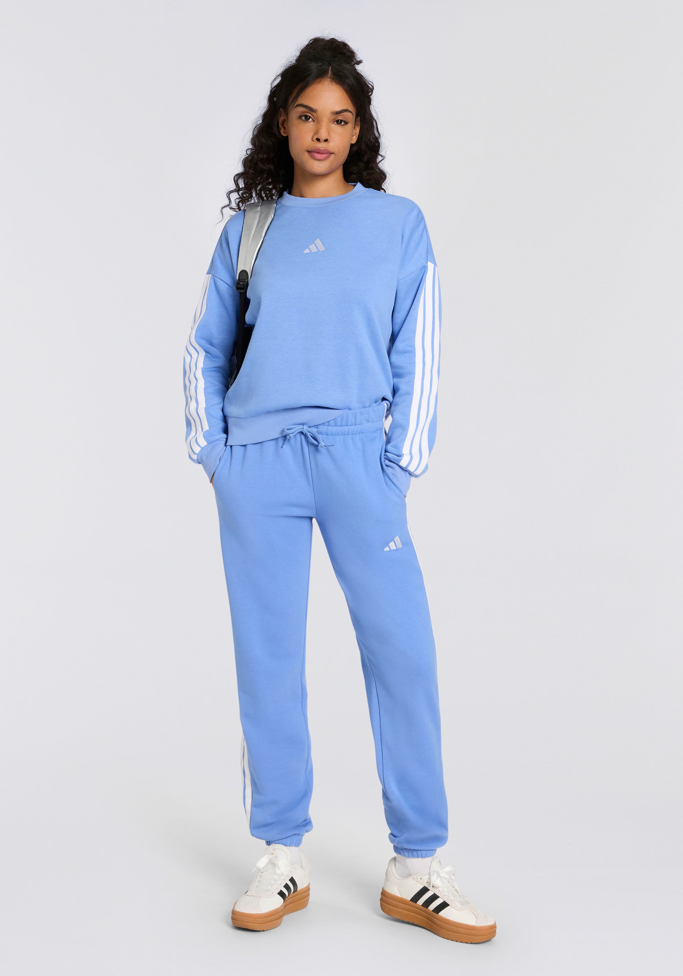 adidas Sportswear Sporthose »W 3S FT CF PT«, (1 tlg.), Reguläre Passform, mittelhoher Bund, weiches French Terry Material