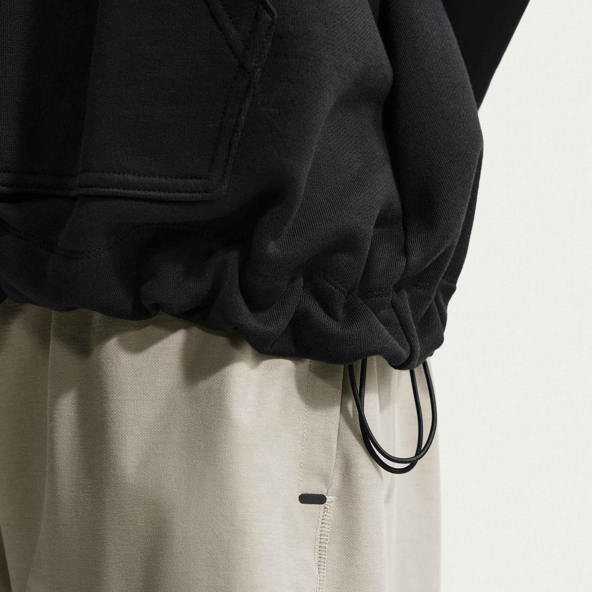 Nike Sportswear Kapuzensweatshirt »Nike Sportswear Club Men's French Terry Oversized Pullover Hoodie«, mit Kängurutasche, aus French-Terry-Material, in Oversize-Passform
