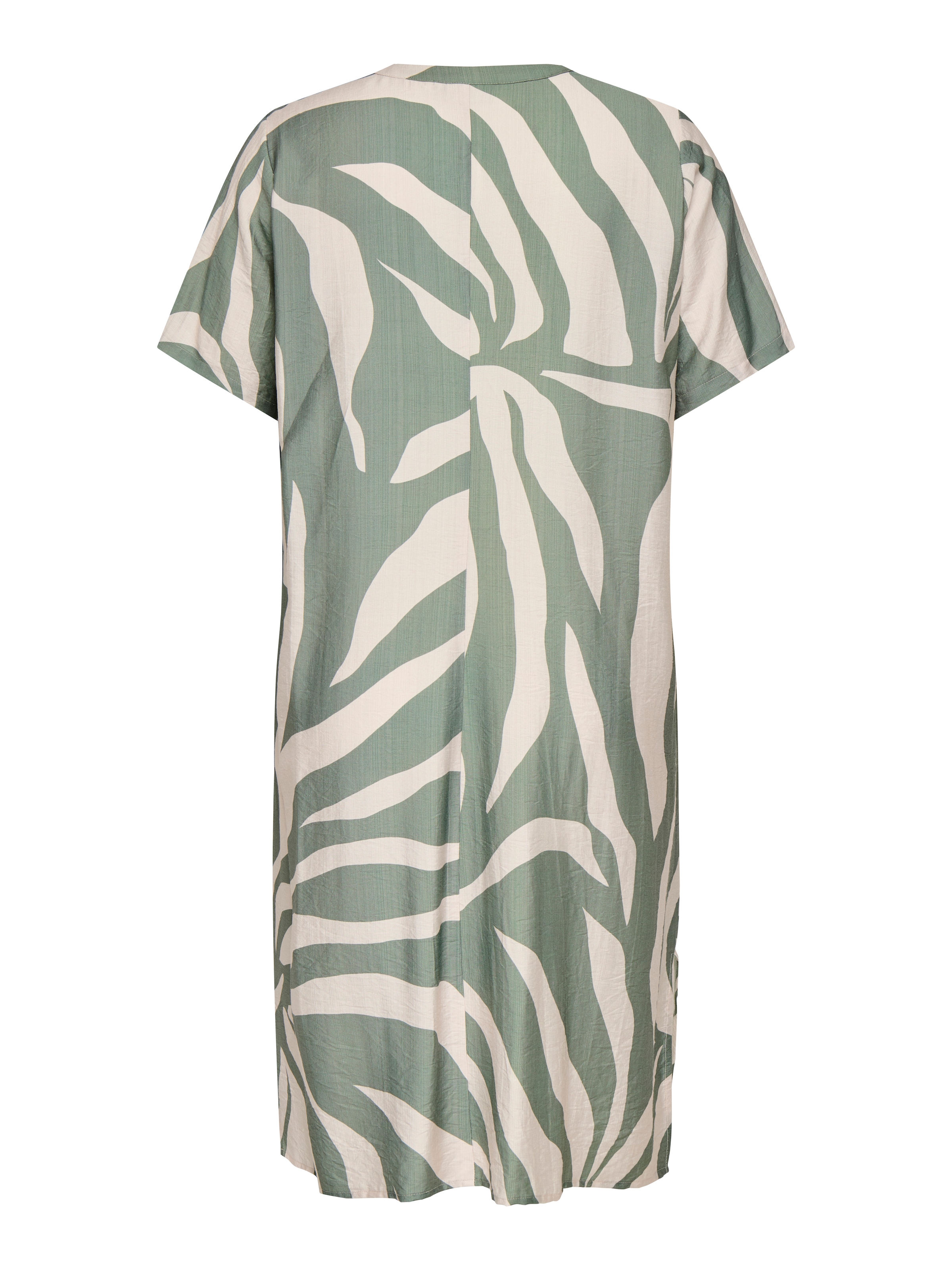 ONLY CARMAKOMA Sommerkleid »CARSUSI S/S V-NECK KNEE DRESS WVN ZL« mit Viskose, regular fit, knielang