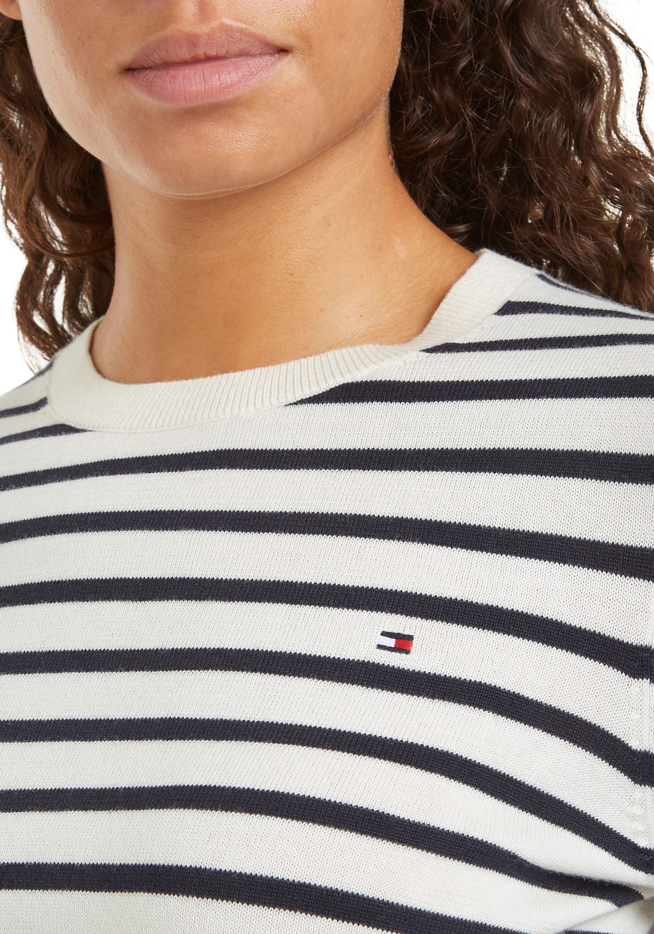 Tommy Hilfiger Kurzarmpullover »CO JERSEY STITCH C-NK SS SWEATER«, mit Logostickerei