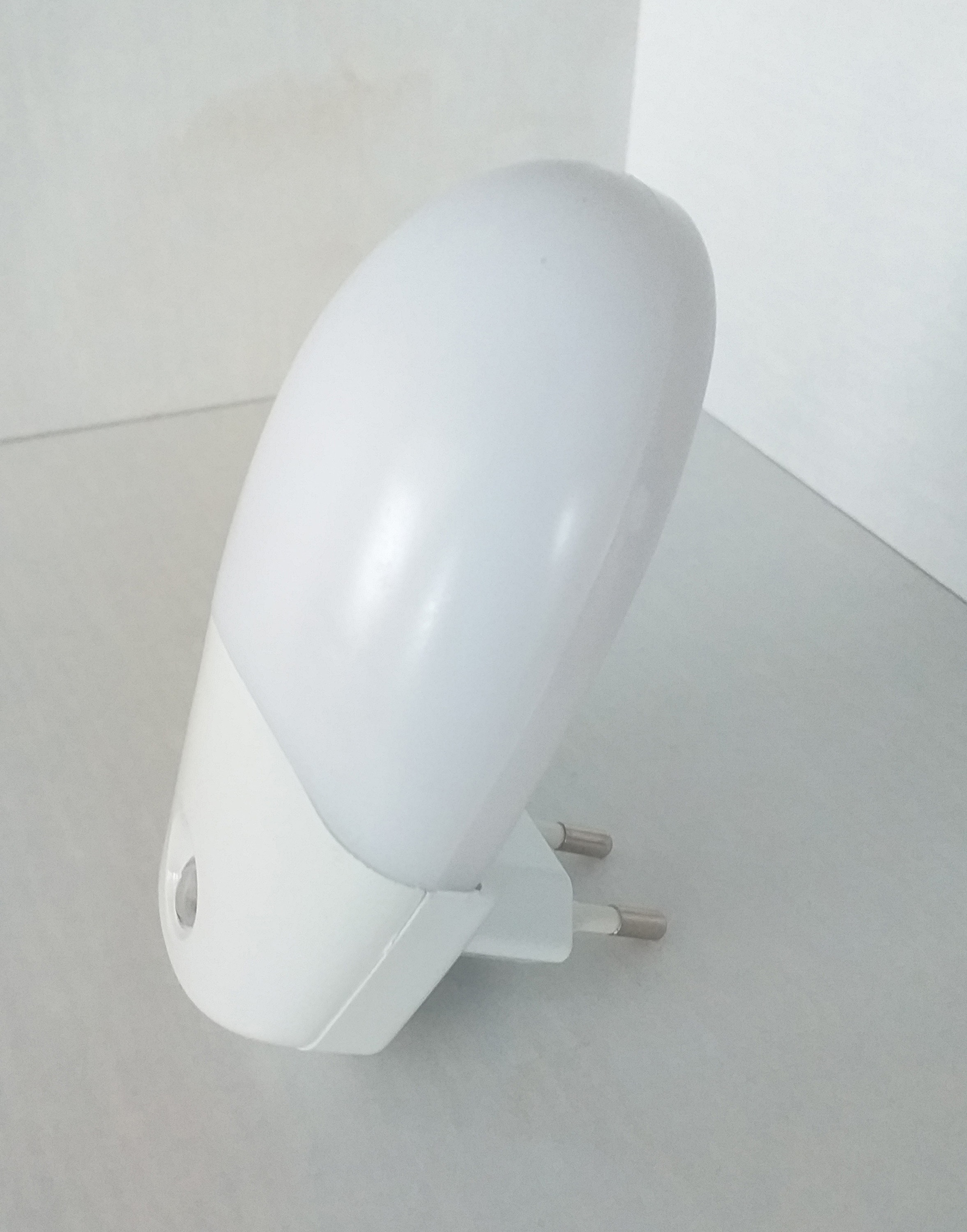 niermann LED Nachtlicht »Nachtlichter«, 1 flammig, Leuchtmittel LED-Modul | LED fest integriert, Stecker- Nachtlicht Oval mit Dämmerungssensor Set aus 2 Stück