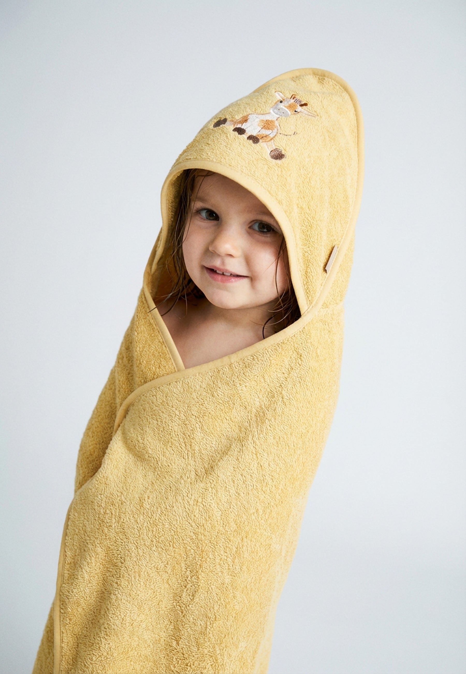 Sterntaler® Kapuzenhandtuch »Kapuzenbadetuch 80x80 cm GIRAFFE Kaya«