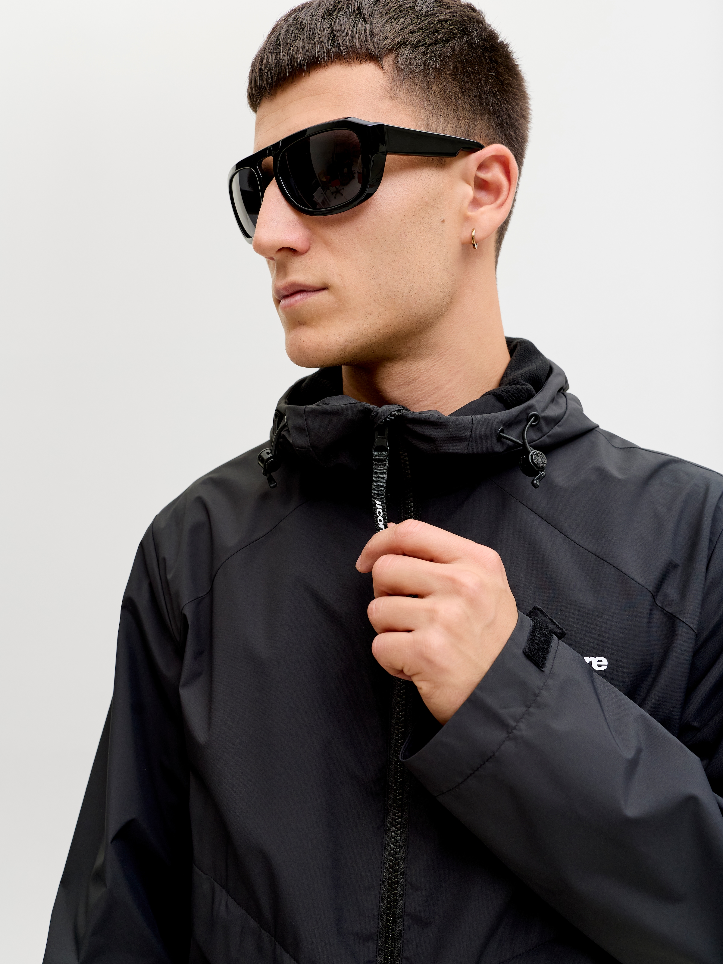 Jack & Jones Outdoorjacke »JCOCLUB LIGHT JACKET SN« mit Kapuze