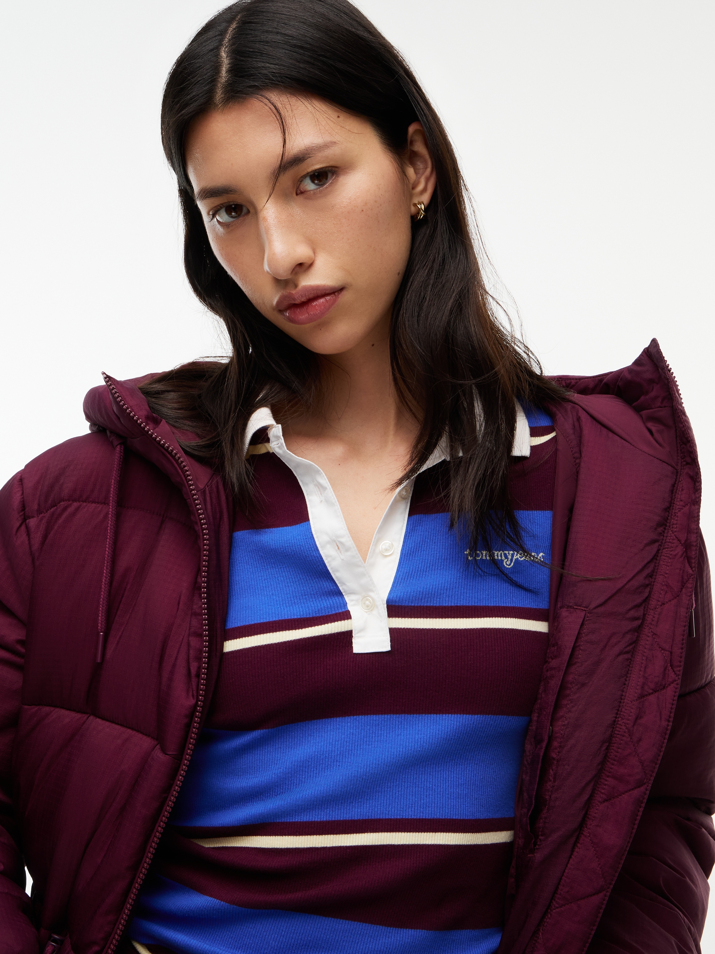 Tommy Jeans Steppjacke »TJW HOODED MIDI PUFFER JACKET« mit Kapuze Kunstfaser