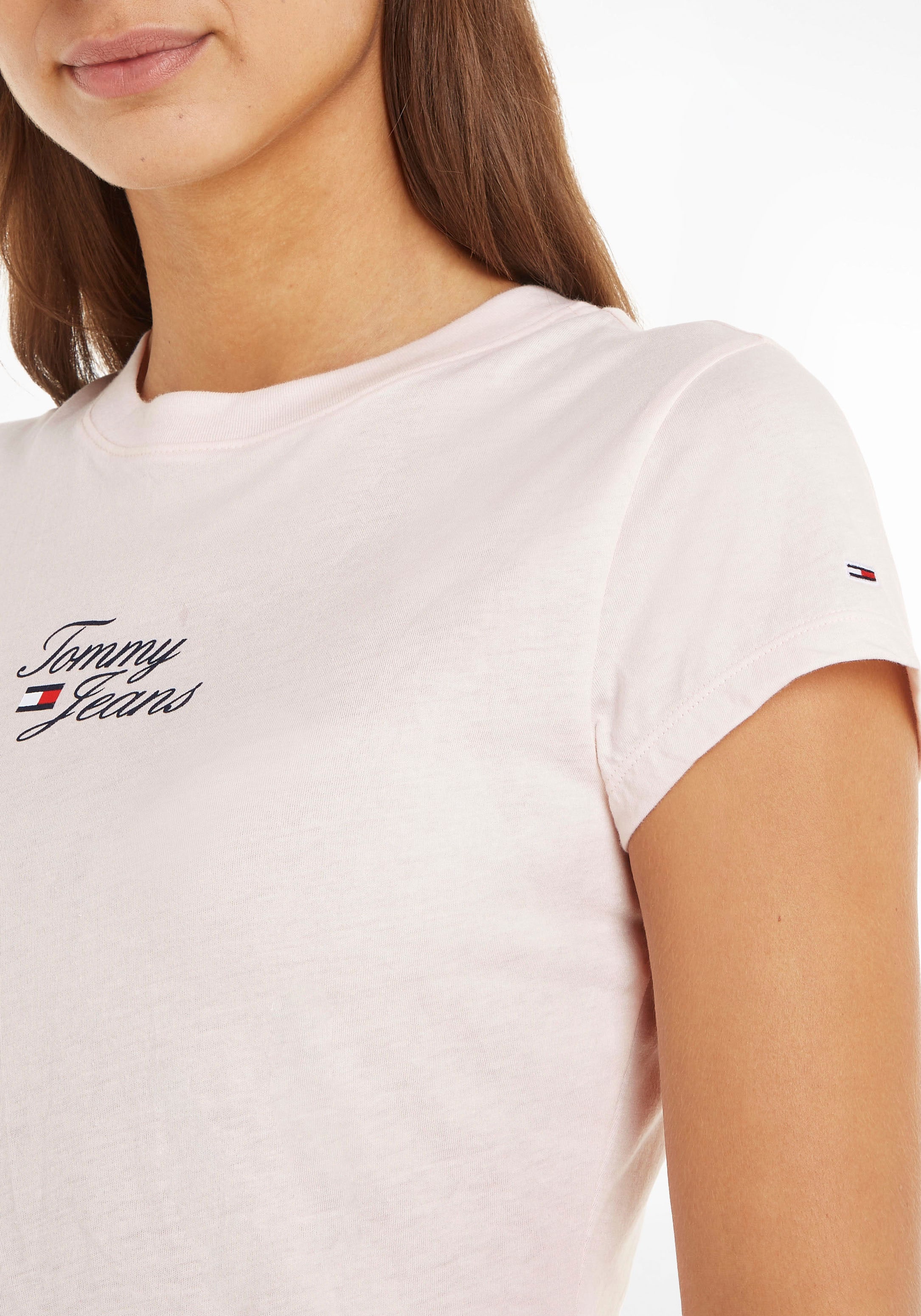 Tommy Jeans T-Shirt »TJW BBY ESSENTIAL LOGO 1 SS«, trendiges und stylisches  Damen-T-Shirt mit Logodruck bestellen bei OTTO