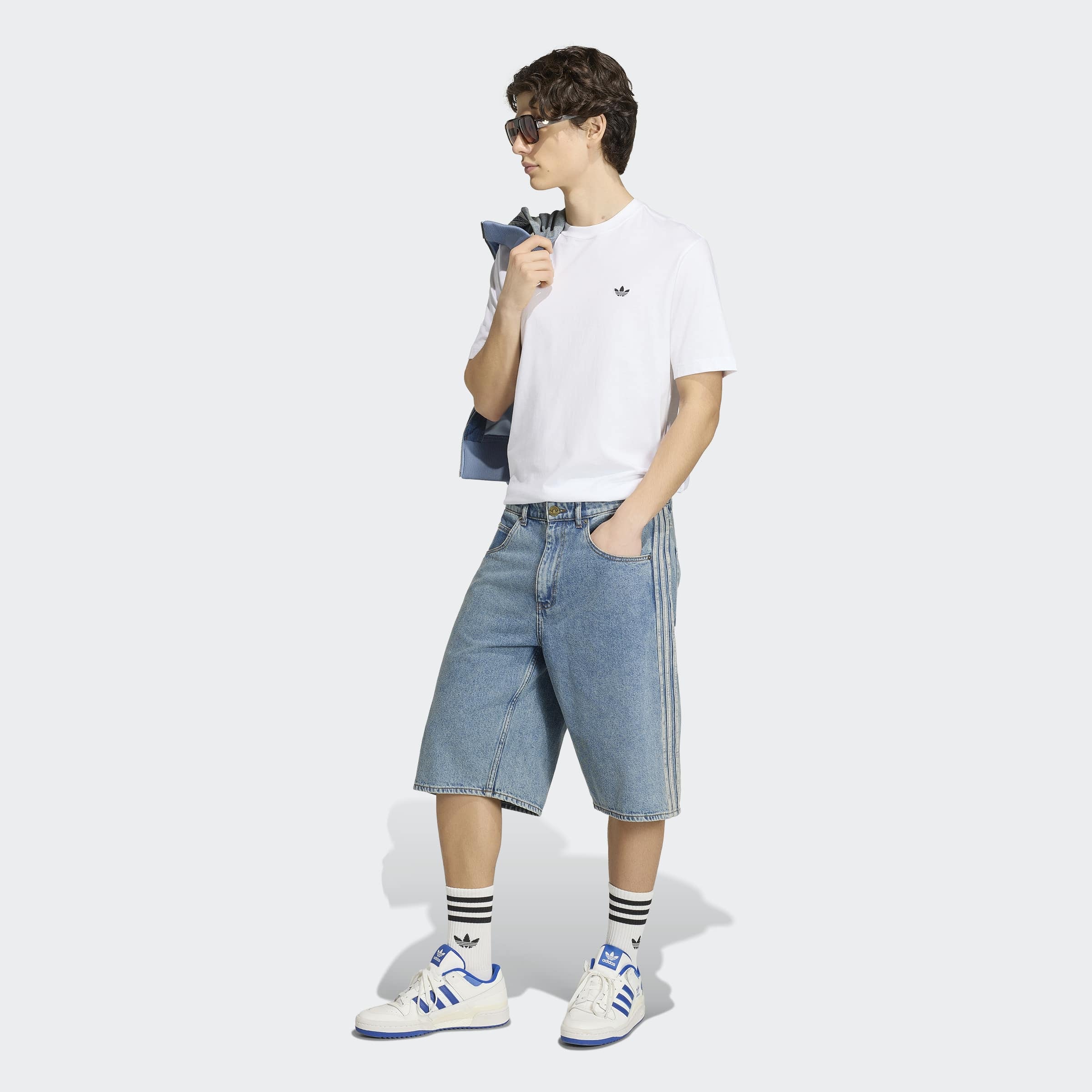 adidas Originals Shorts »FIREBIRD ADICOLOR DENIM-JORTS MITTELHOHER BUND BEIN GERADE GESCHNITTEN«